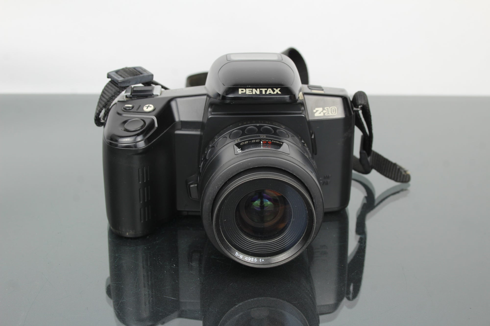 Pentax Z-10 + obiettivo 1:4-5.6 35-80mm