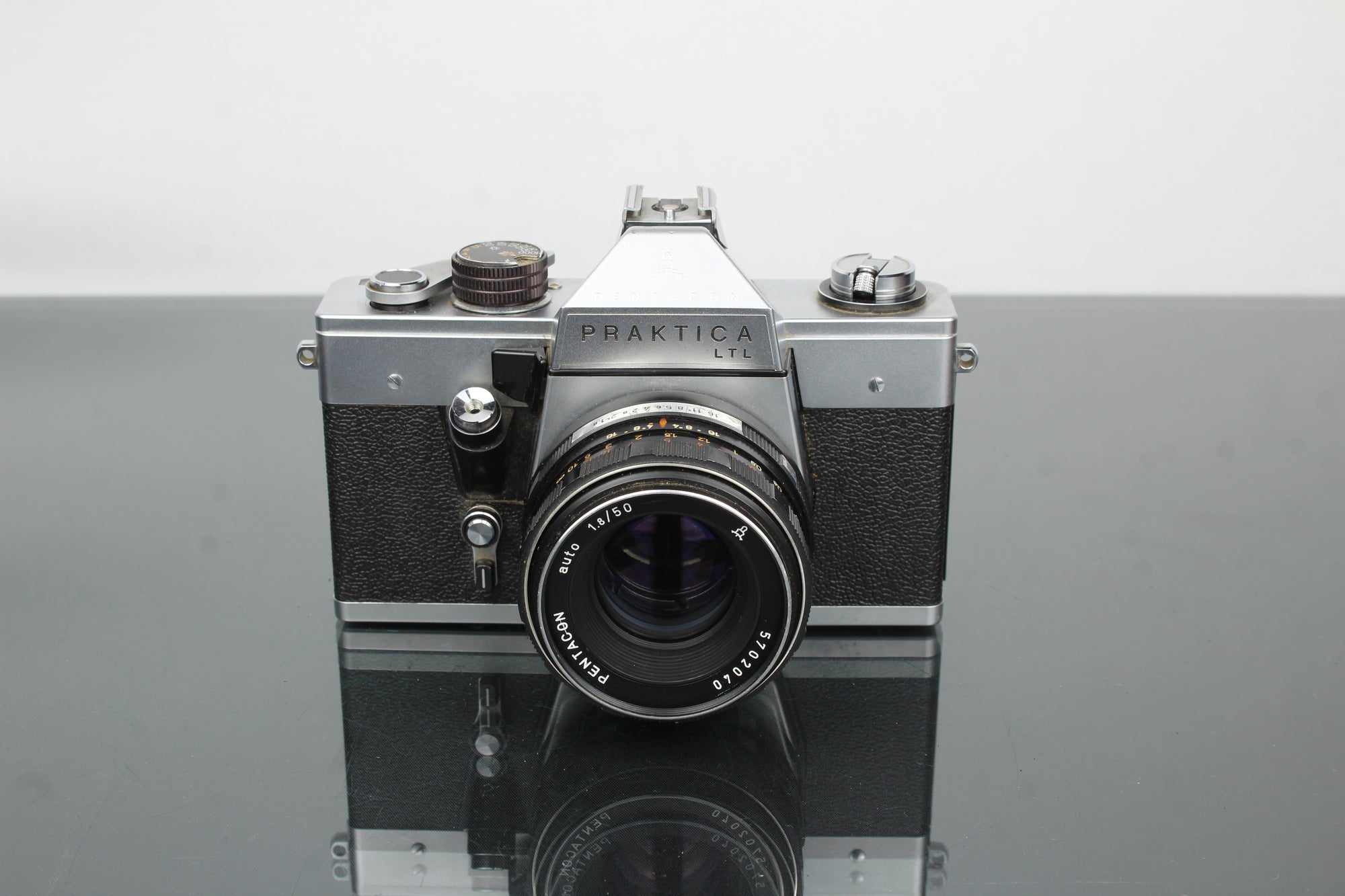 <tc>Praktica</tc> LTL + Obiettivo Pentacon 1.8/50