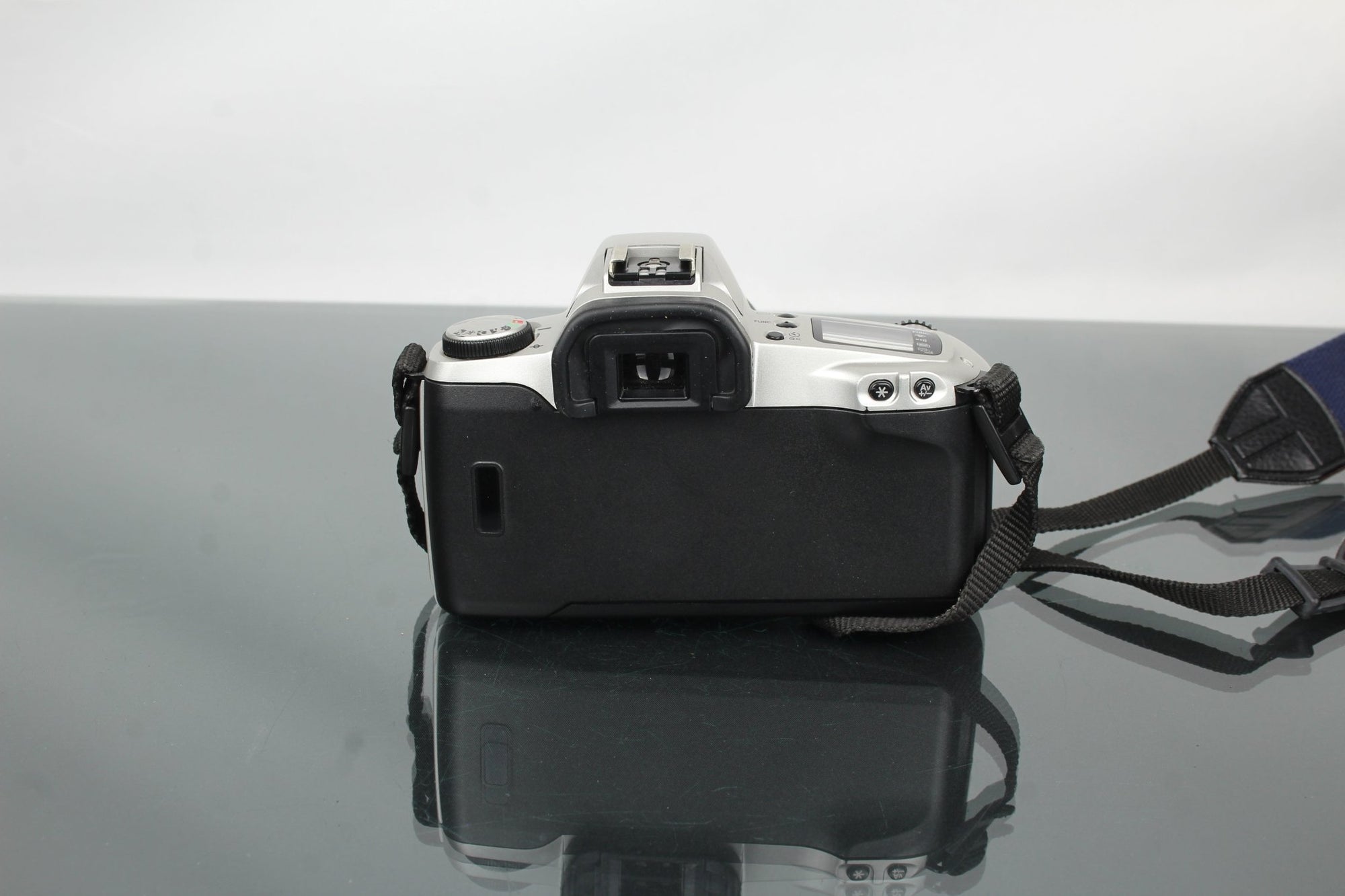 Canon EOS 500N + 28 - 80mm Canon Lens - Dutch|Thrift