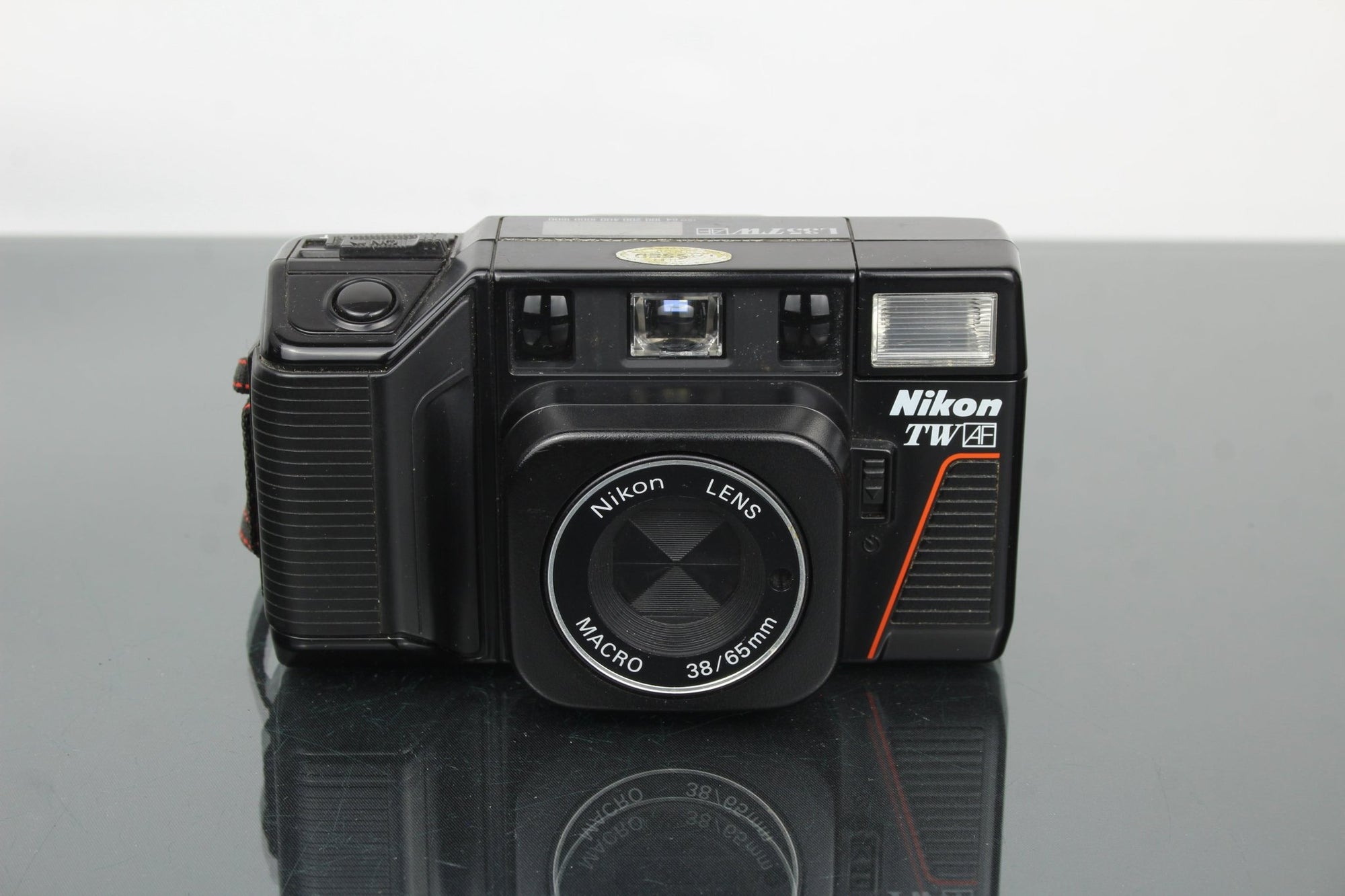 Nikon L35 TW af - Dutch|Thrift
