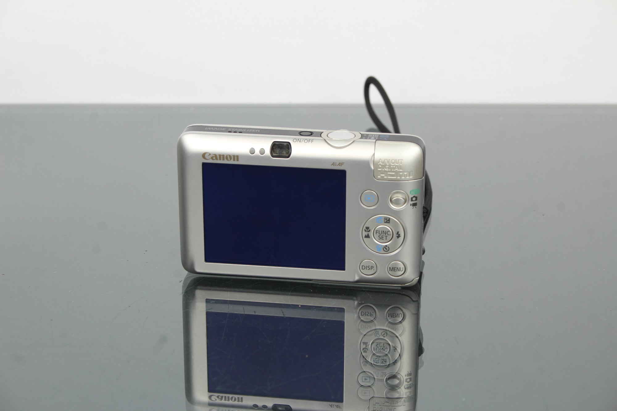 Canon IXUS 100 è