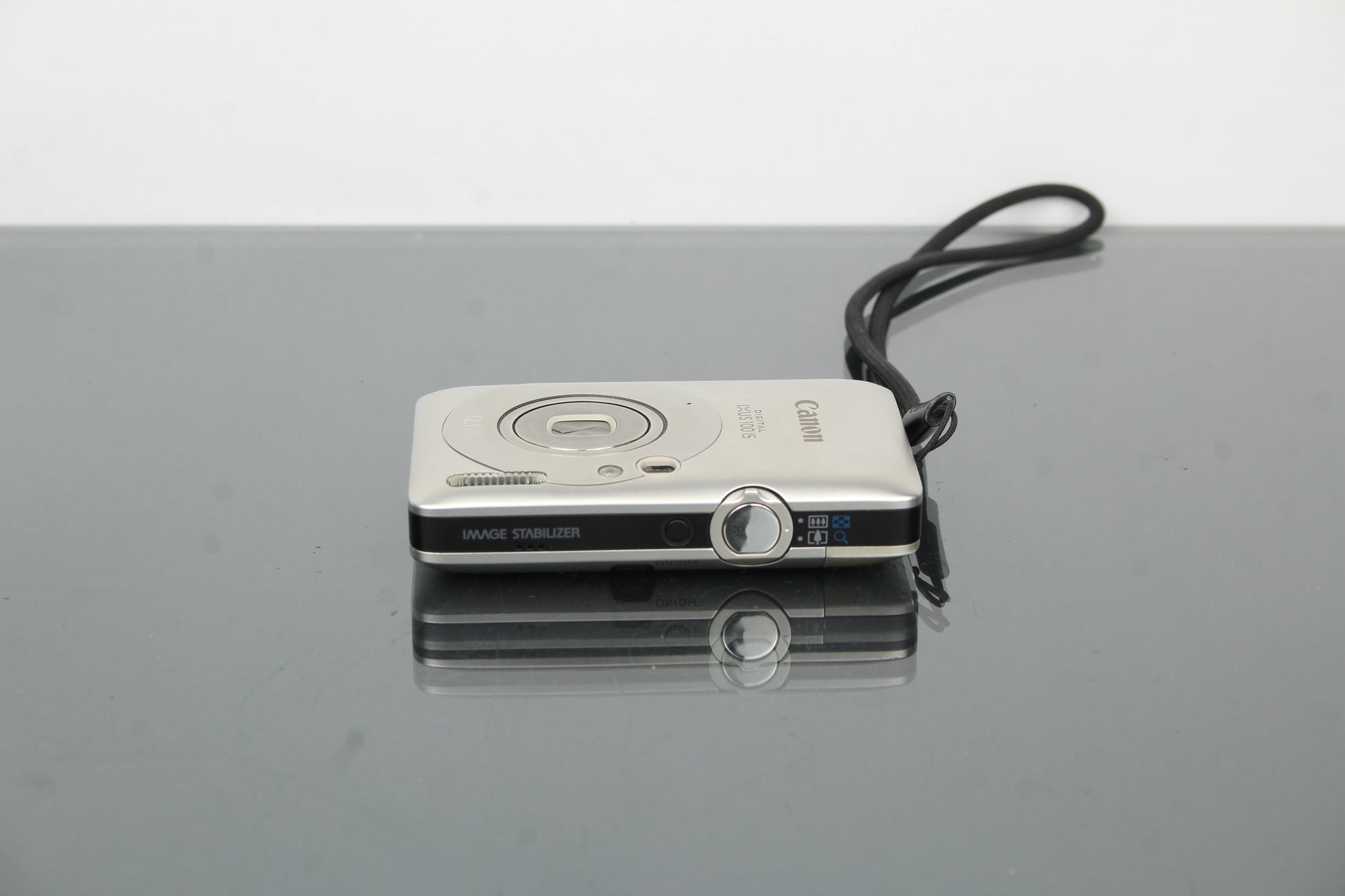 Canon IXUS 100 è