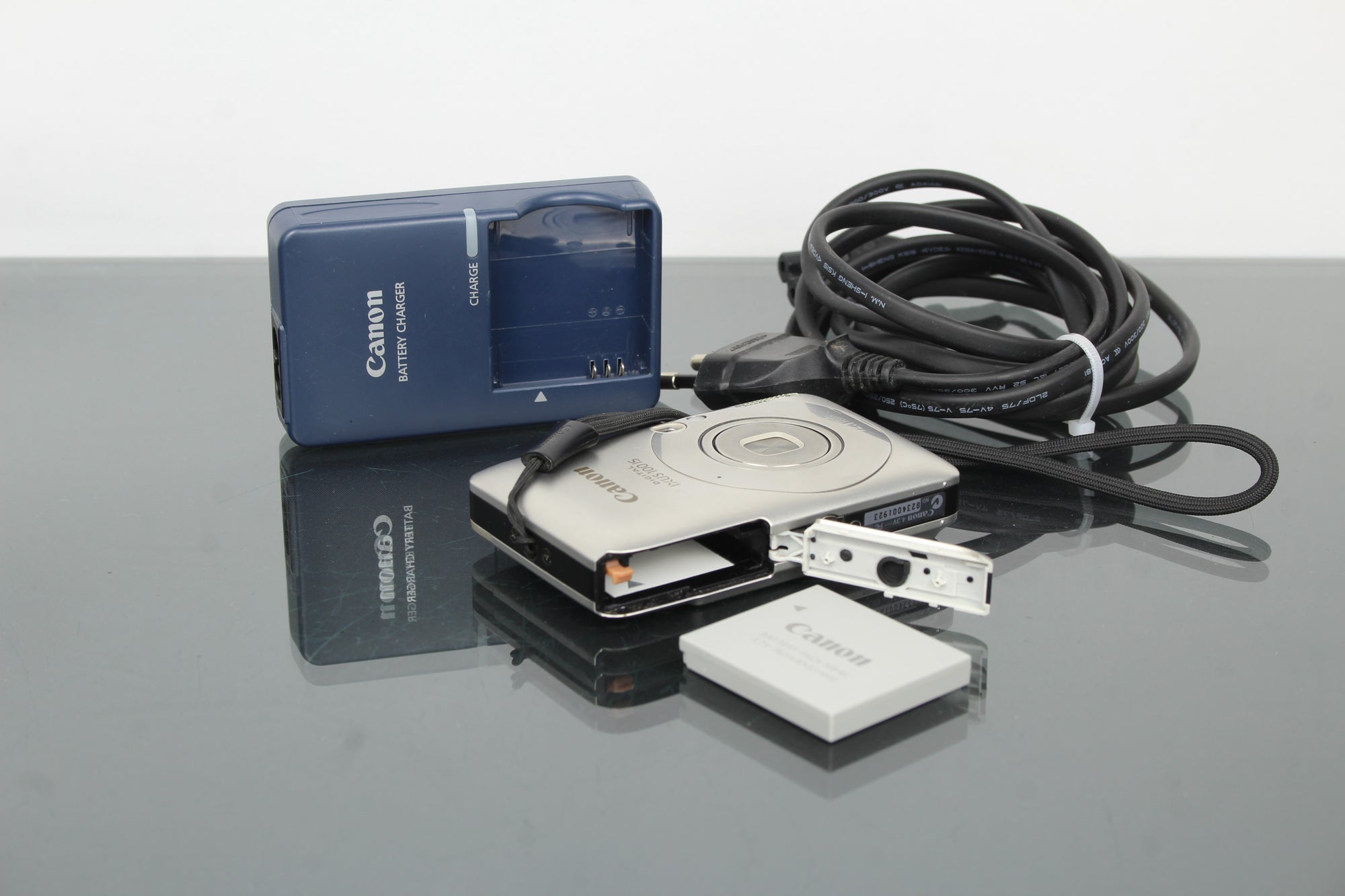 Canon IXUS 100 è