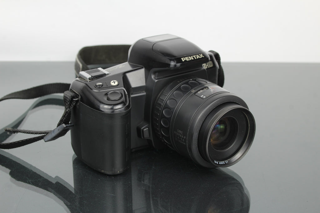 Pentax Z-10 + obiettivo 1:4-5.6 35-80mm