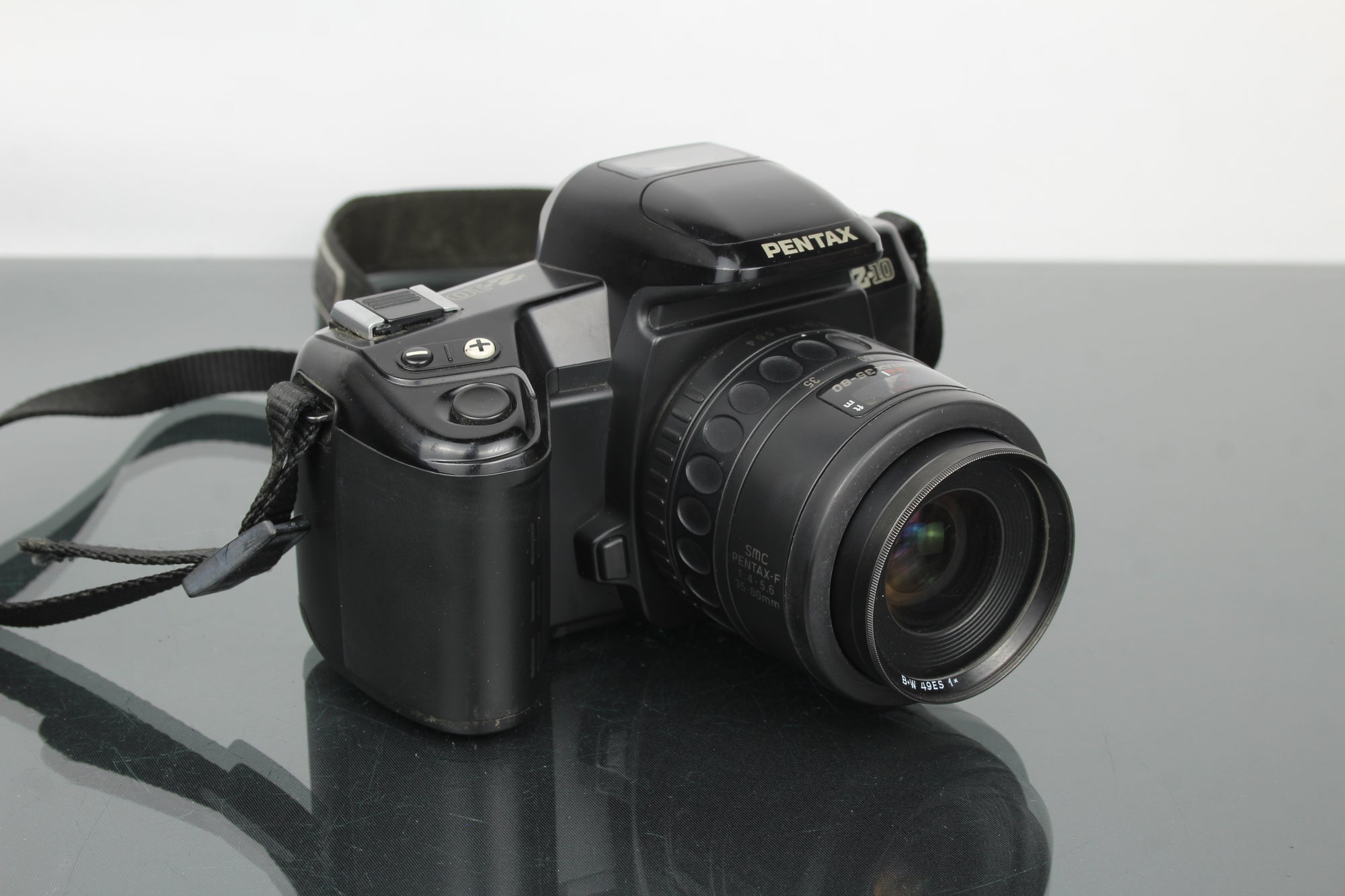 Pentax Z-10 + obiettivo 1:4-5.6 35-80mm