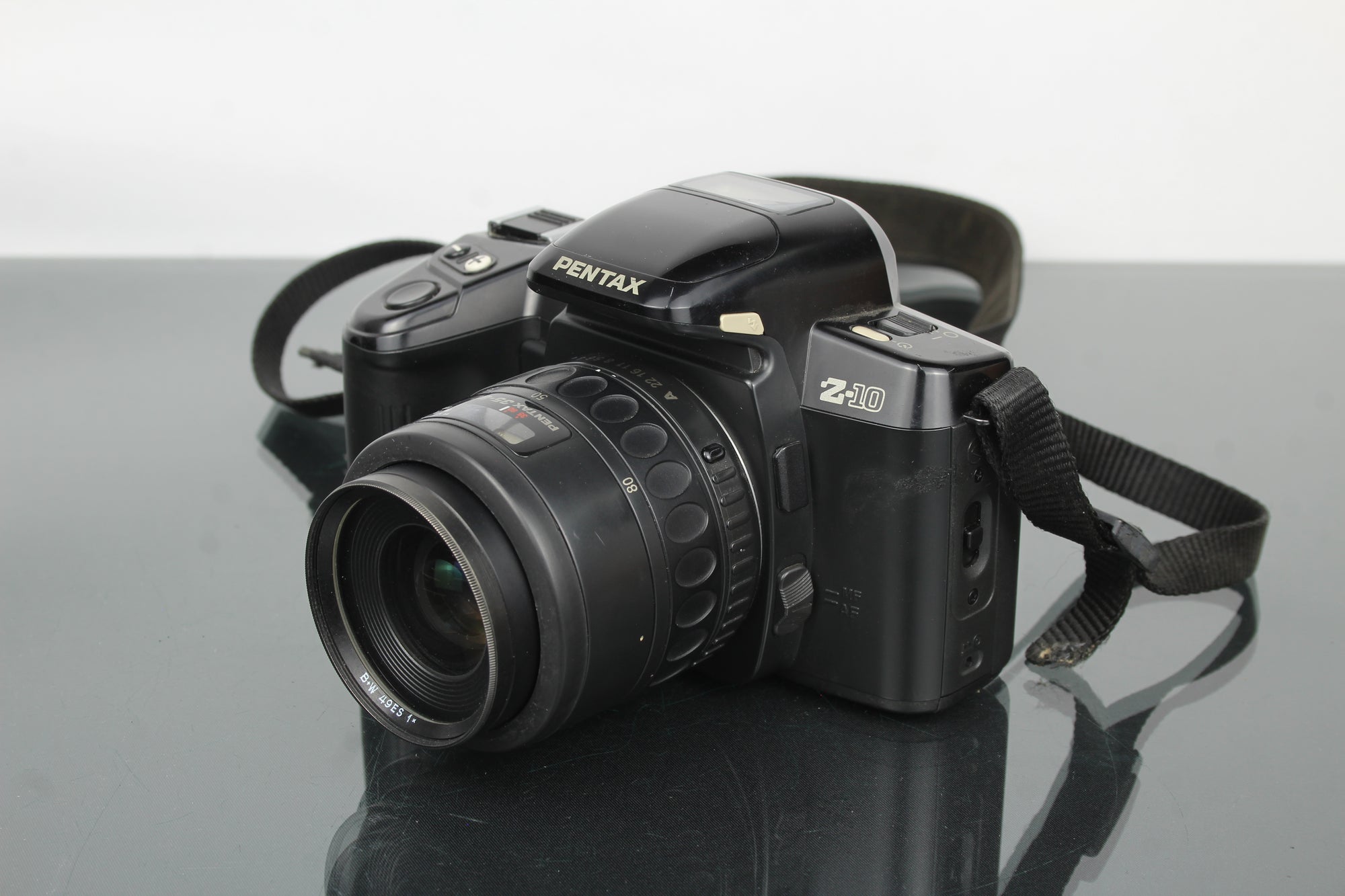 Pentax Z-10 + obiettivo 1:4-5.6 35-80mm