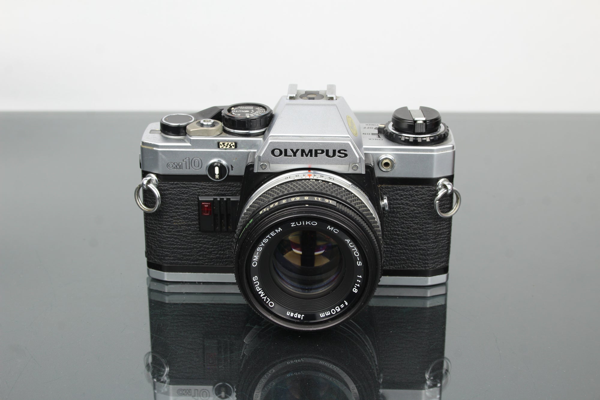 Olympus OM10 + obiettivo Olympus 1:1.8 50mm