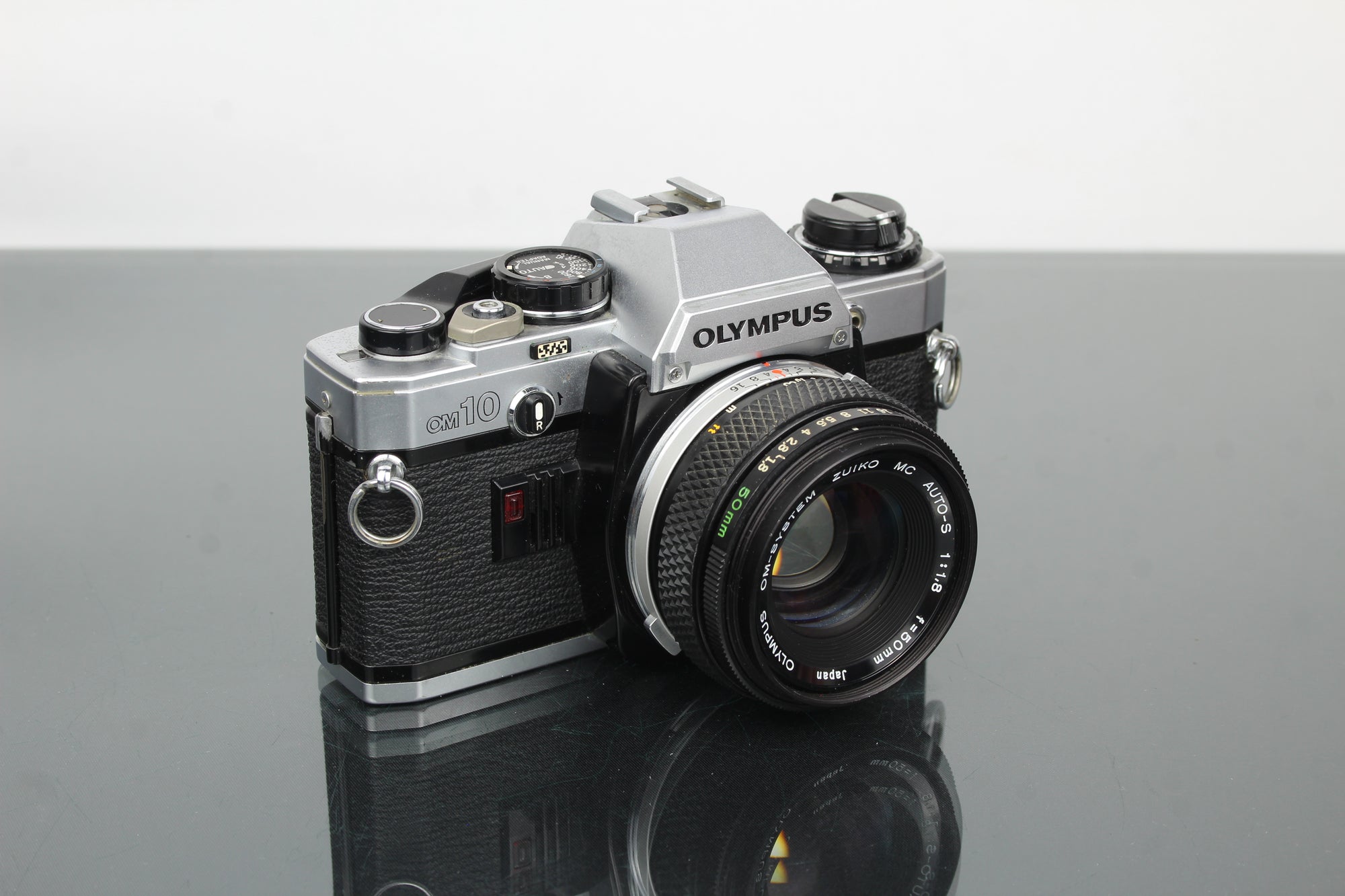 Olympus OM10 + obiettivo Olympus 1:1.8 50mm