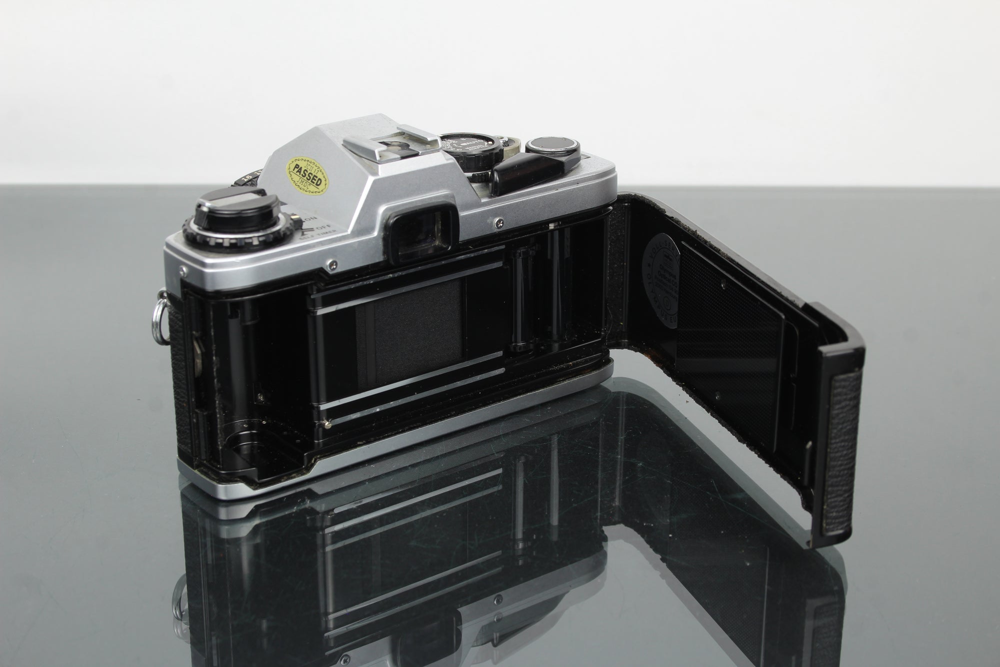 Olympus OM10 + obiettivo Olympus 1:1.8 50mm