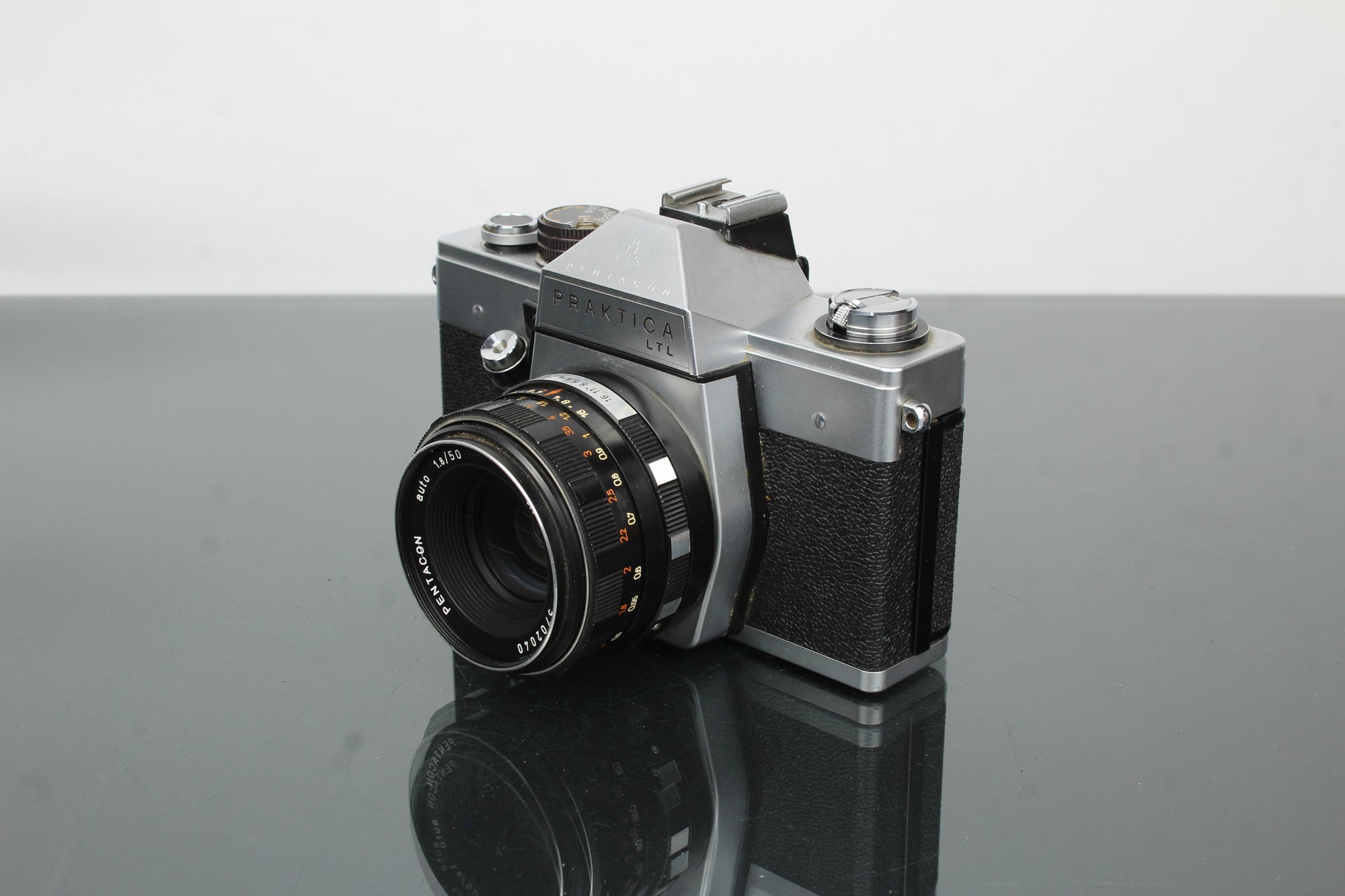 <tc>Praktica</tc> LTL + Obiettivo Pentacon 1.8/50