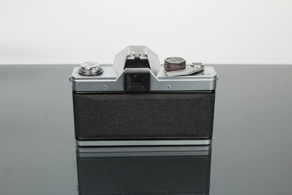 <tc>Praktica</tc> LTL + Obiettivo Pentacon 1.8/50