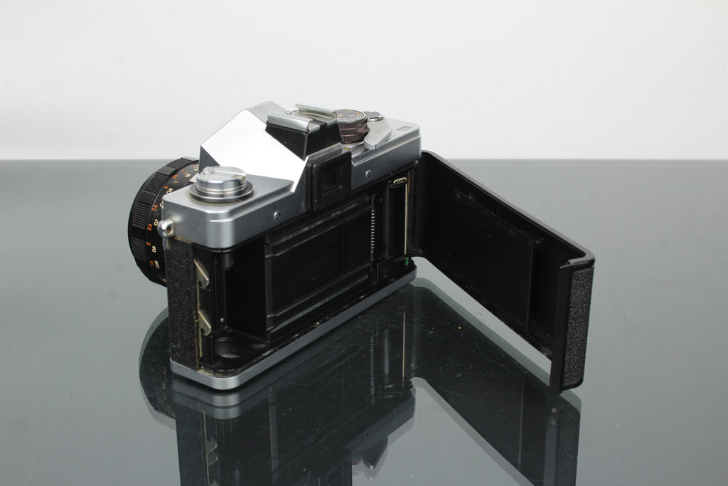 <tc>Praktica</tc> LTL + Obiettivo Pentacon 1.8/50