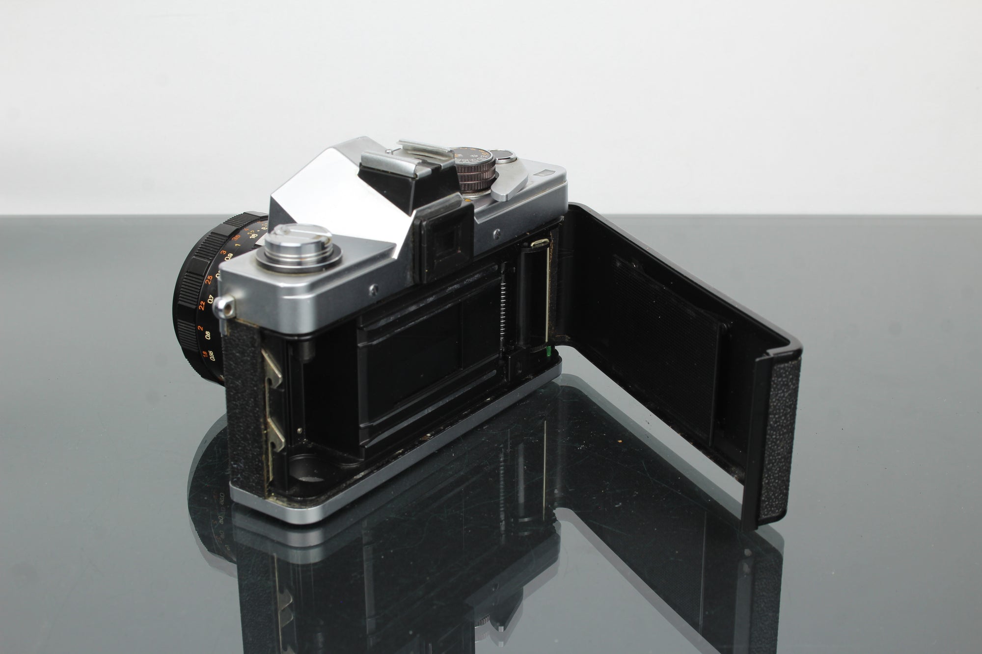 <tc>Praktica</tc> LTL + Obiettivo Pentacon 1.8/50