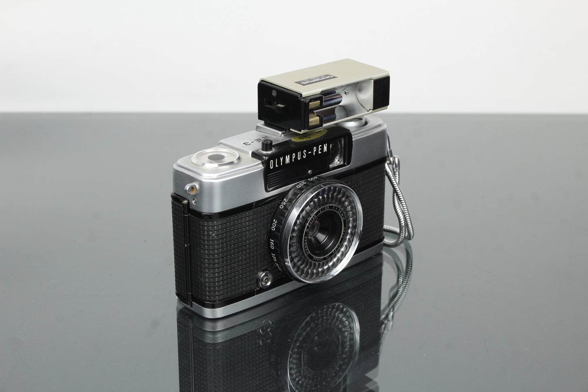 Olympus pen EE-3 Mezzo formato