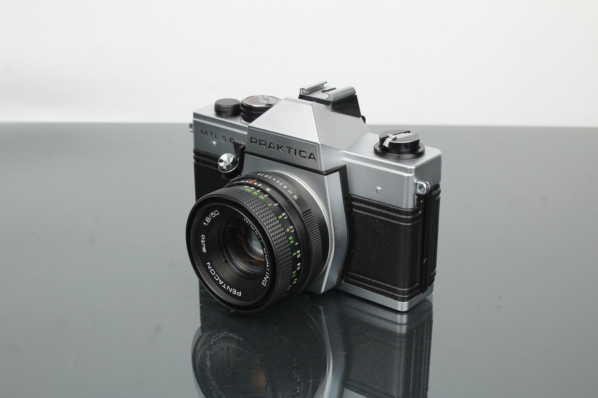 Praktica MLT 5 B + obiettivo Pentacon auto 1.8/50 (attacco M42)