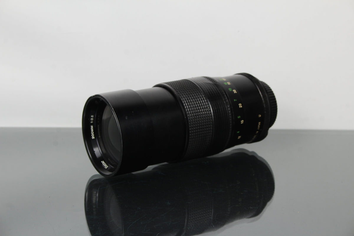 Vivitar Lens - 200mm 1:3.5 Auto telephoto M42 Mount