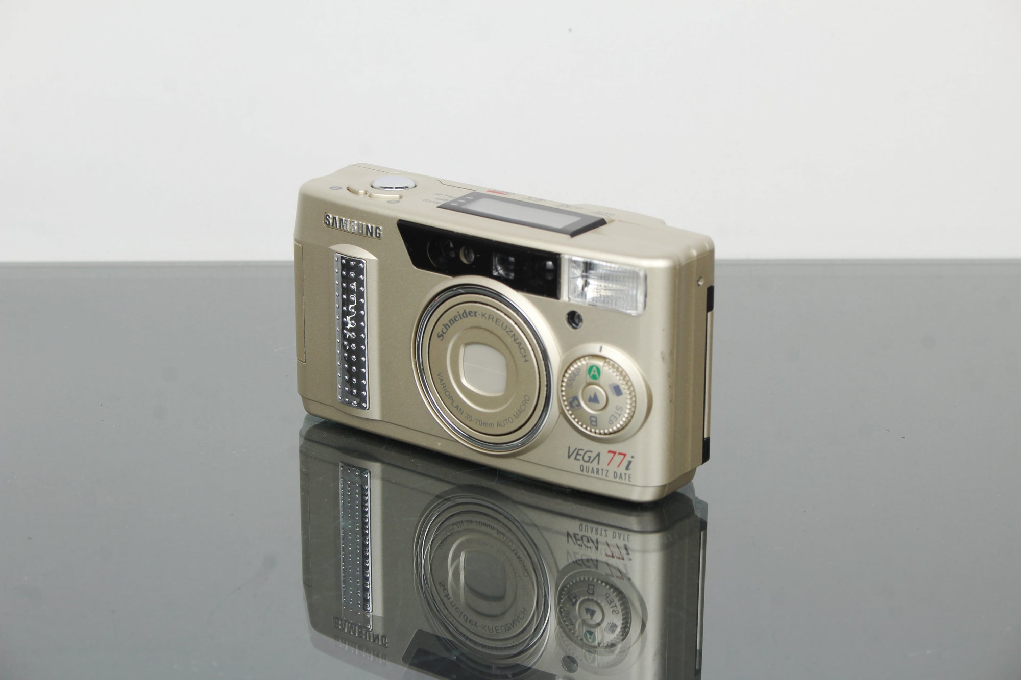 Samsung Vega 77i