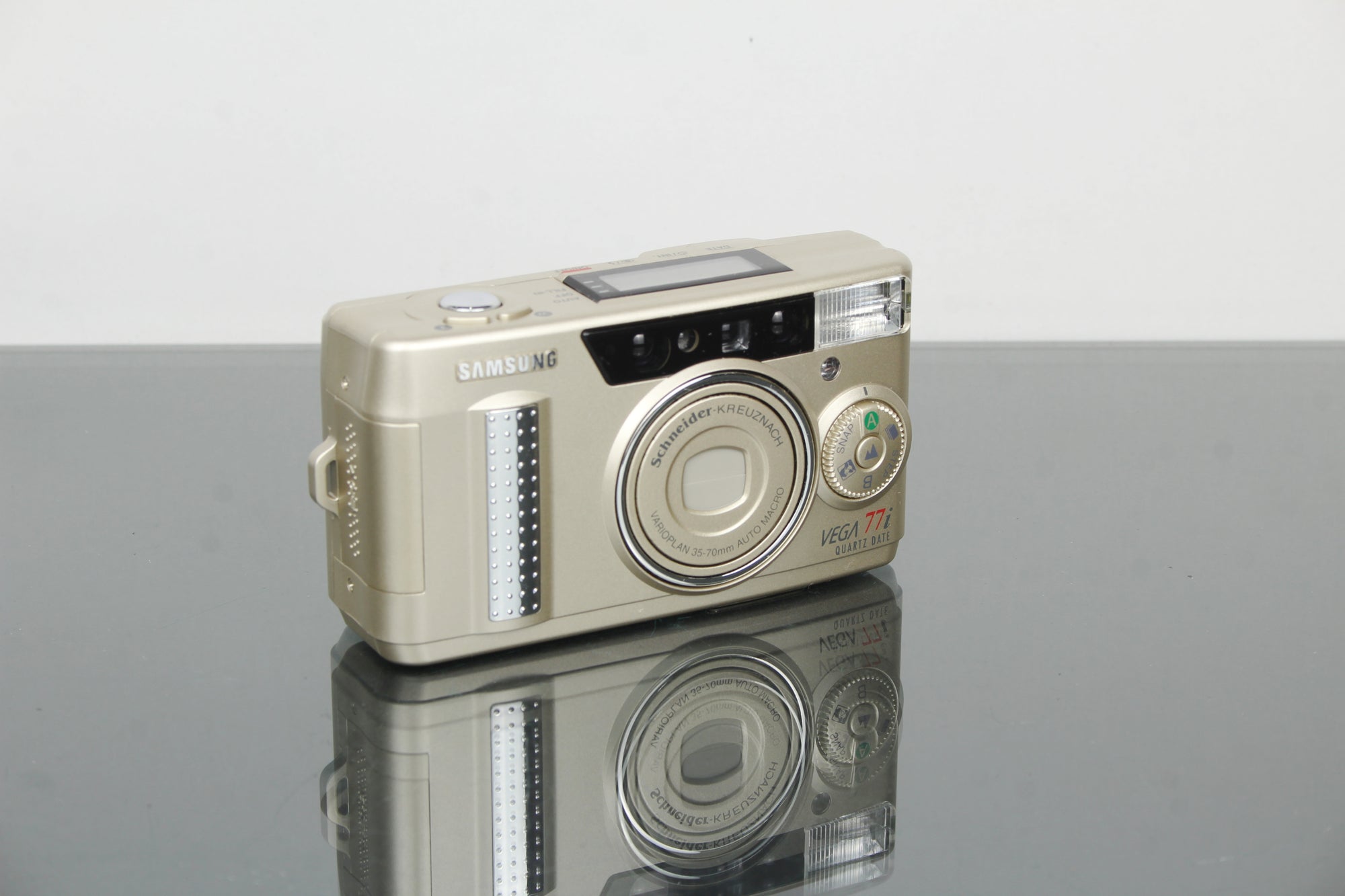 Samsung Vega 77i
