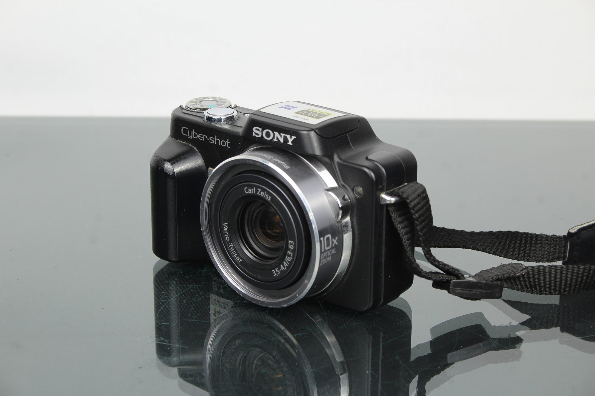 Sony Cyber-shot DSC-H3