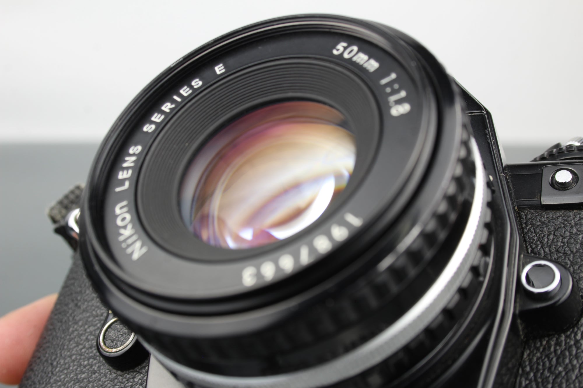 Nikon EM + obiettivo 50mm 1:1.8 Series E