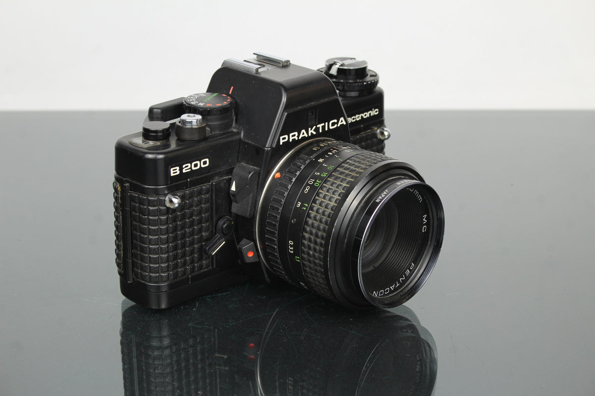 Praktica B200 electronic + Prakticar 50mm 1.8 lens