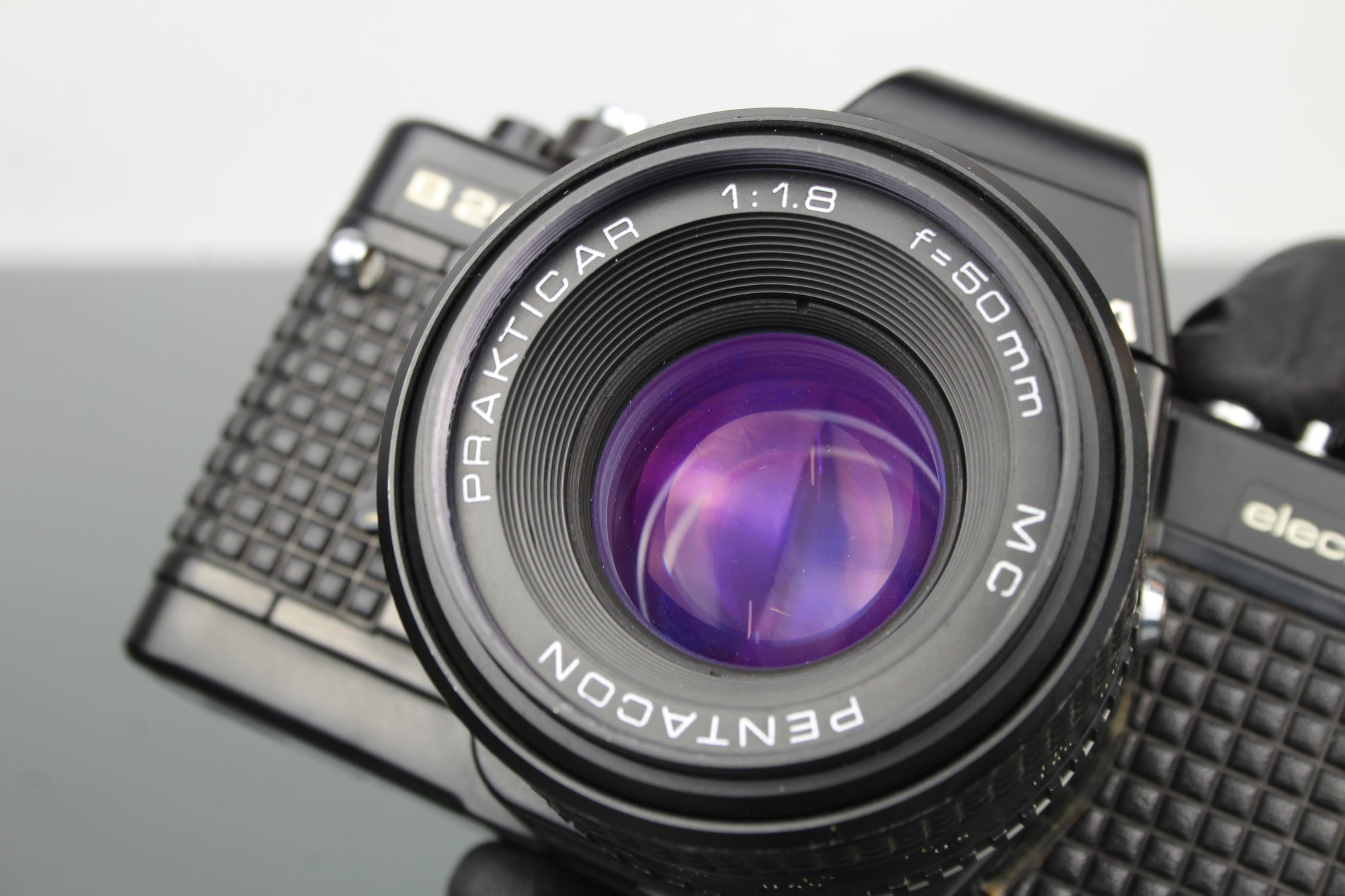 <tc>Praktica</tc> B200 elettronico +  <tc>Praktica</tc>r 50mm 1.8 obiettivo