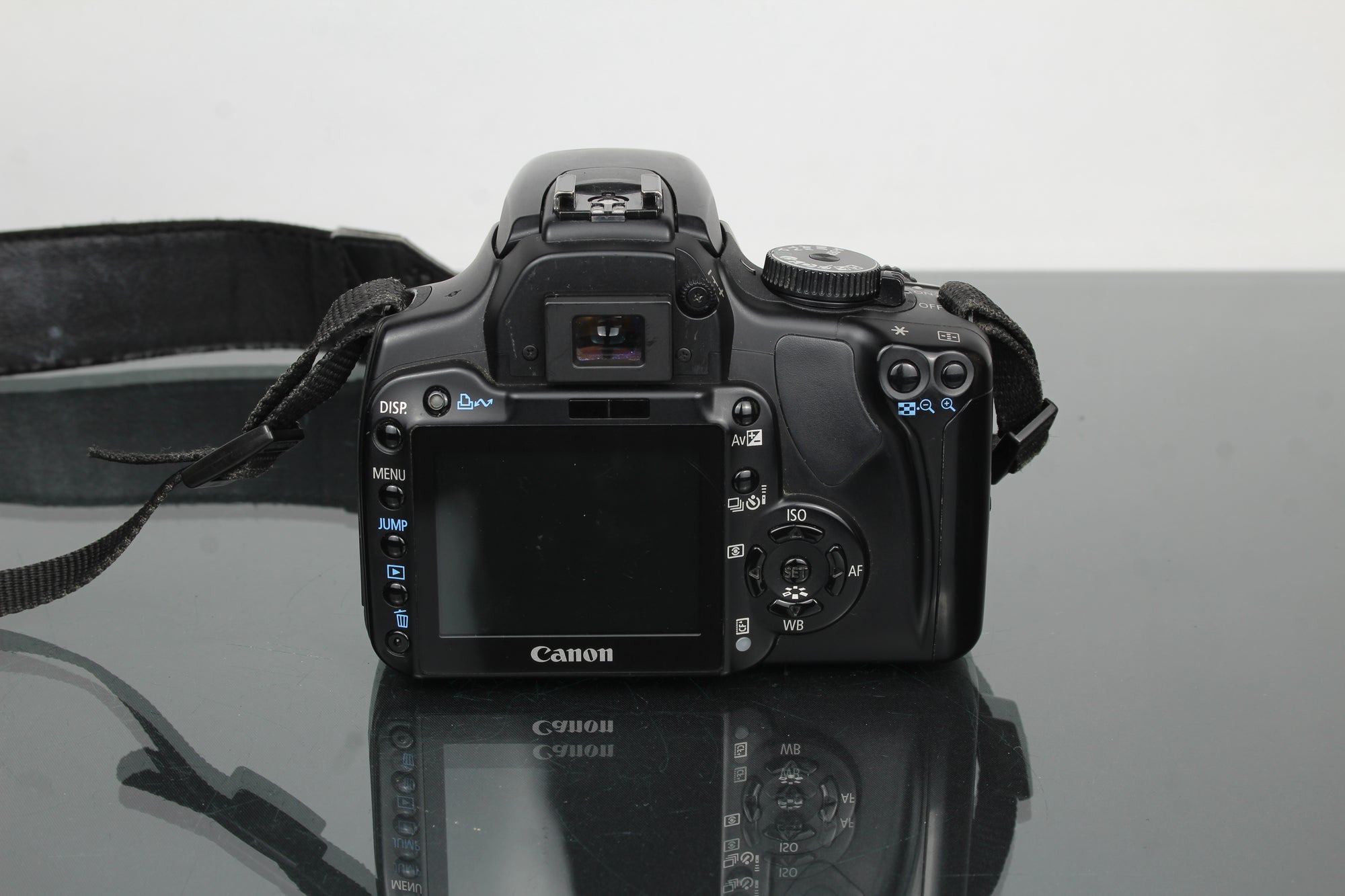 Canon EOS Rebel XTI + obiettivo Canon EF-S 18-55mm 1:3.5-5.6