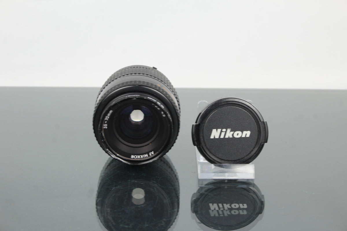 Nikon AF Nikkor 35-70mm 1:3.3-4.5 (attacco F)