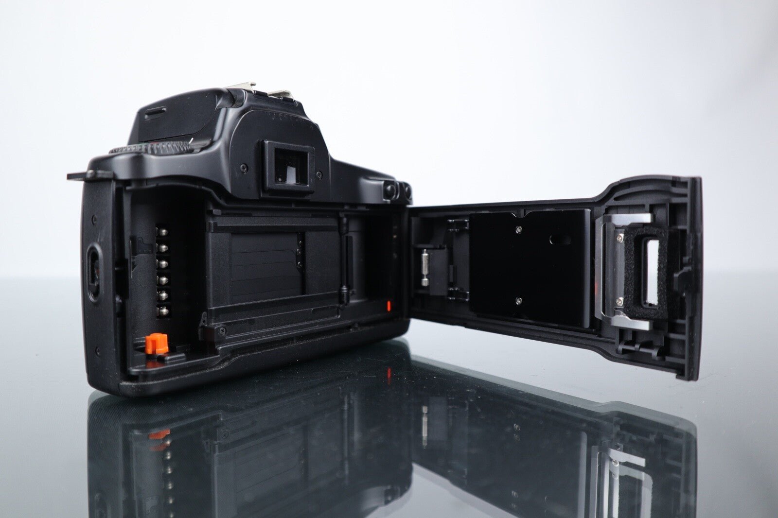 Canon EOS 1000FN AF | 35mm SLR Film Camera | Body Only - Dutch|Thrift