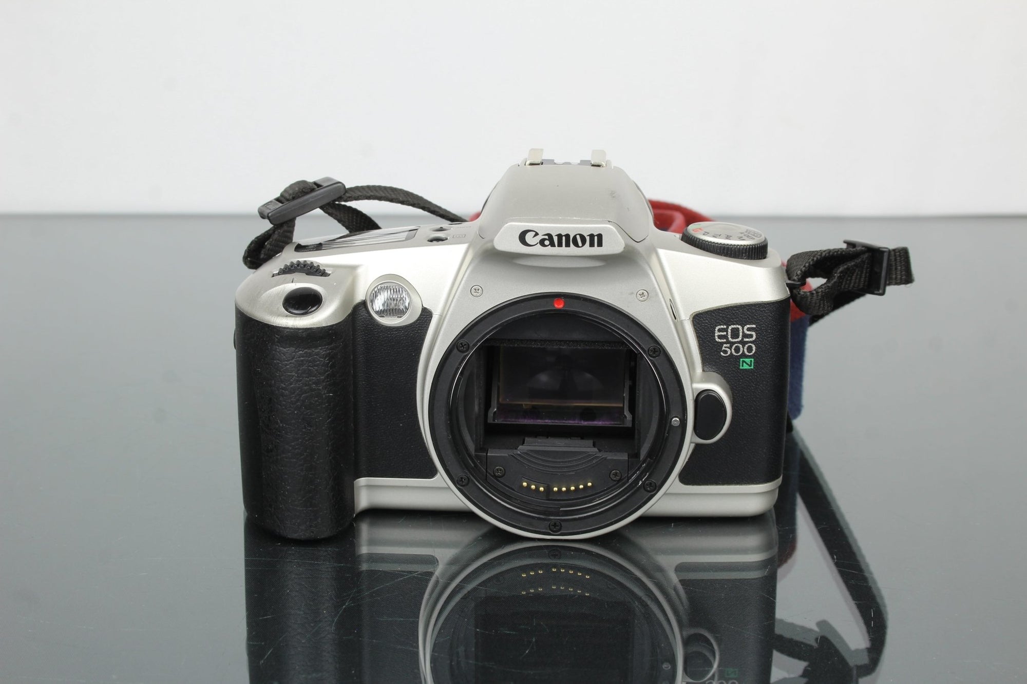 Canon EOS 500n - Dutch|Thrift