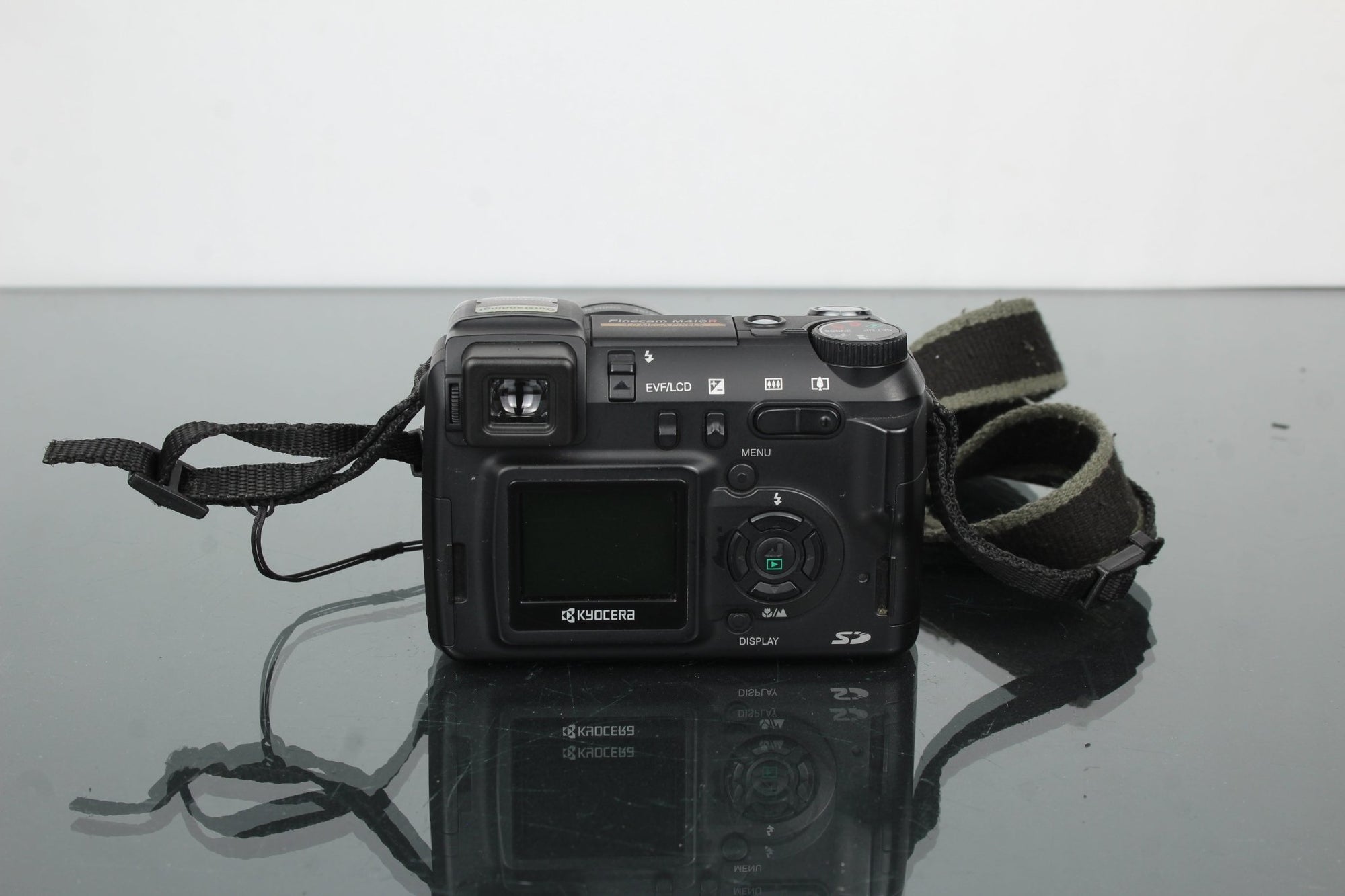 Kyocera Finecam M410R - Dutch|Thrift