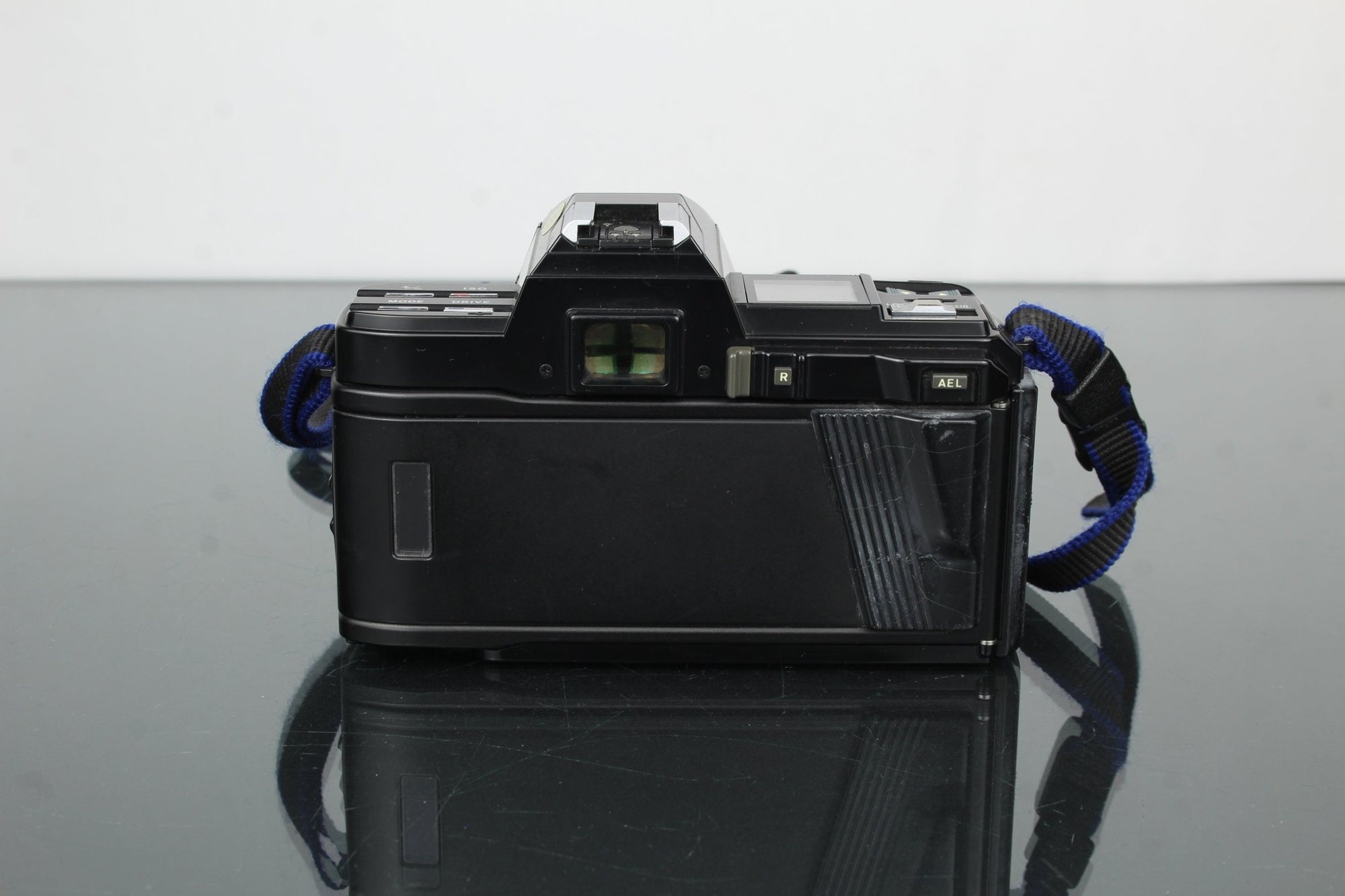 Minolta 7000AF - Dutch|Thrift