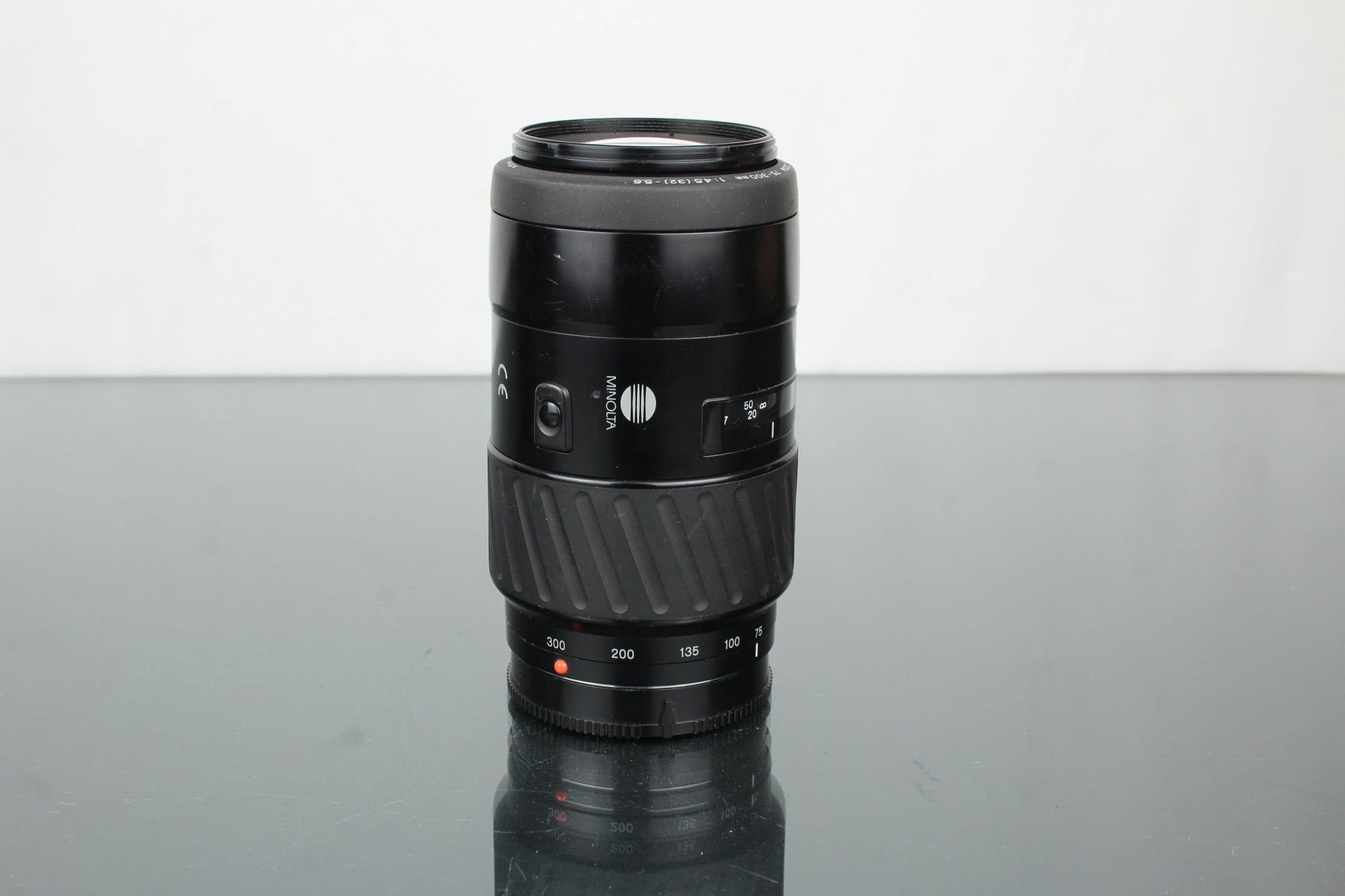 Minolta AF Zoom 75 - 300mm 1:4.5(32) - 5.6 - Dutch|Thrift