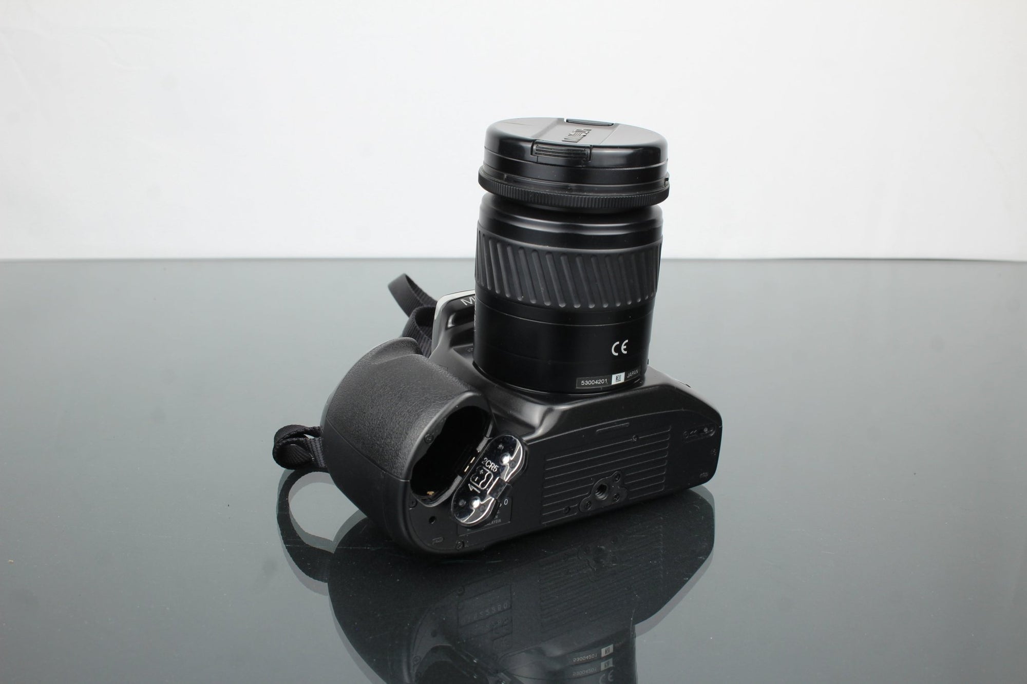 Minolta Maxxum 300si + Minolta AF Zoom 28 - 80mm - Dutch|Thrift