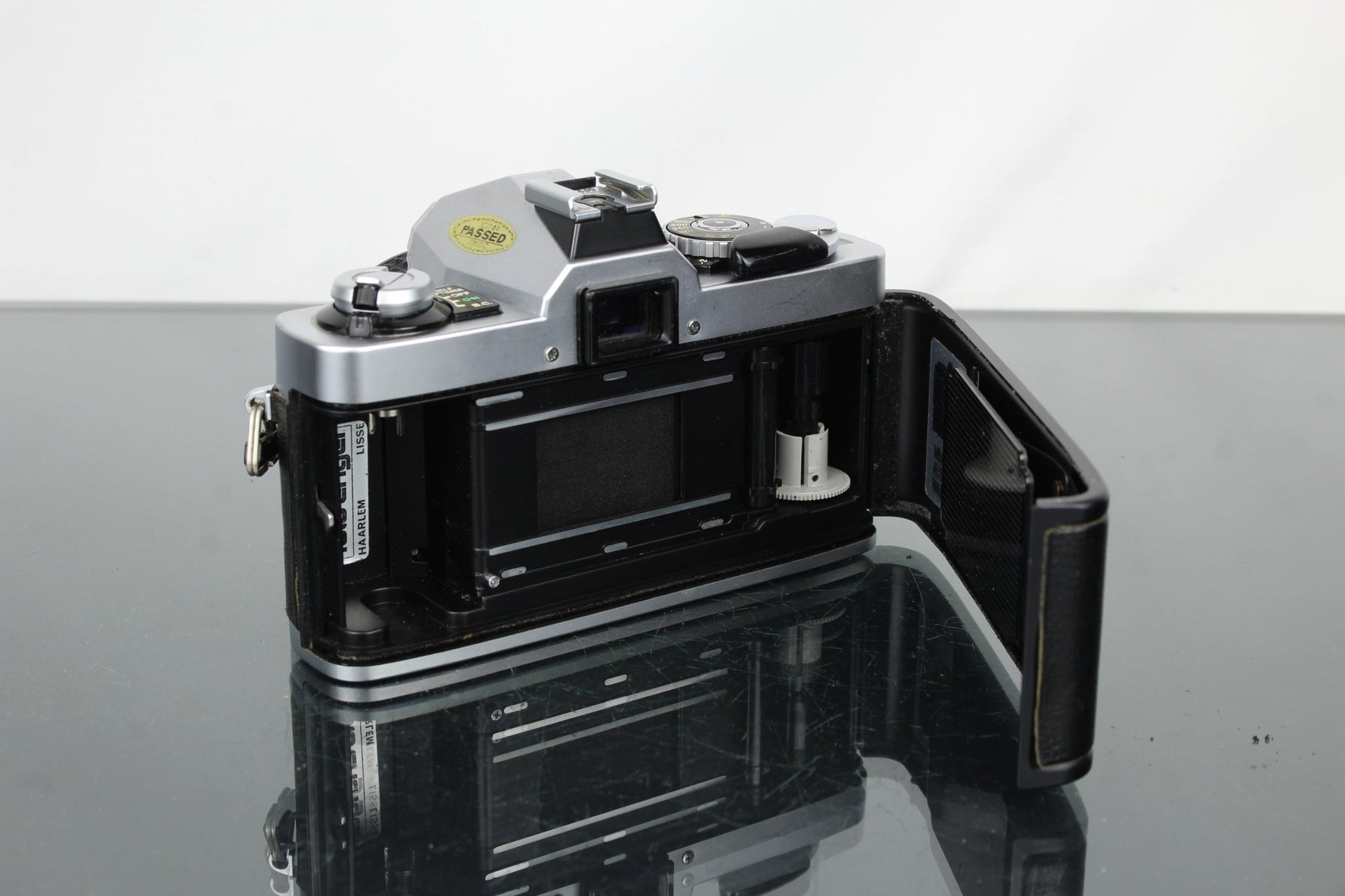 Minolta XG9 + 28mm 1:3.5 Minolta lens - Dutch|Thrift