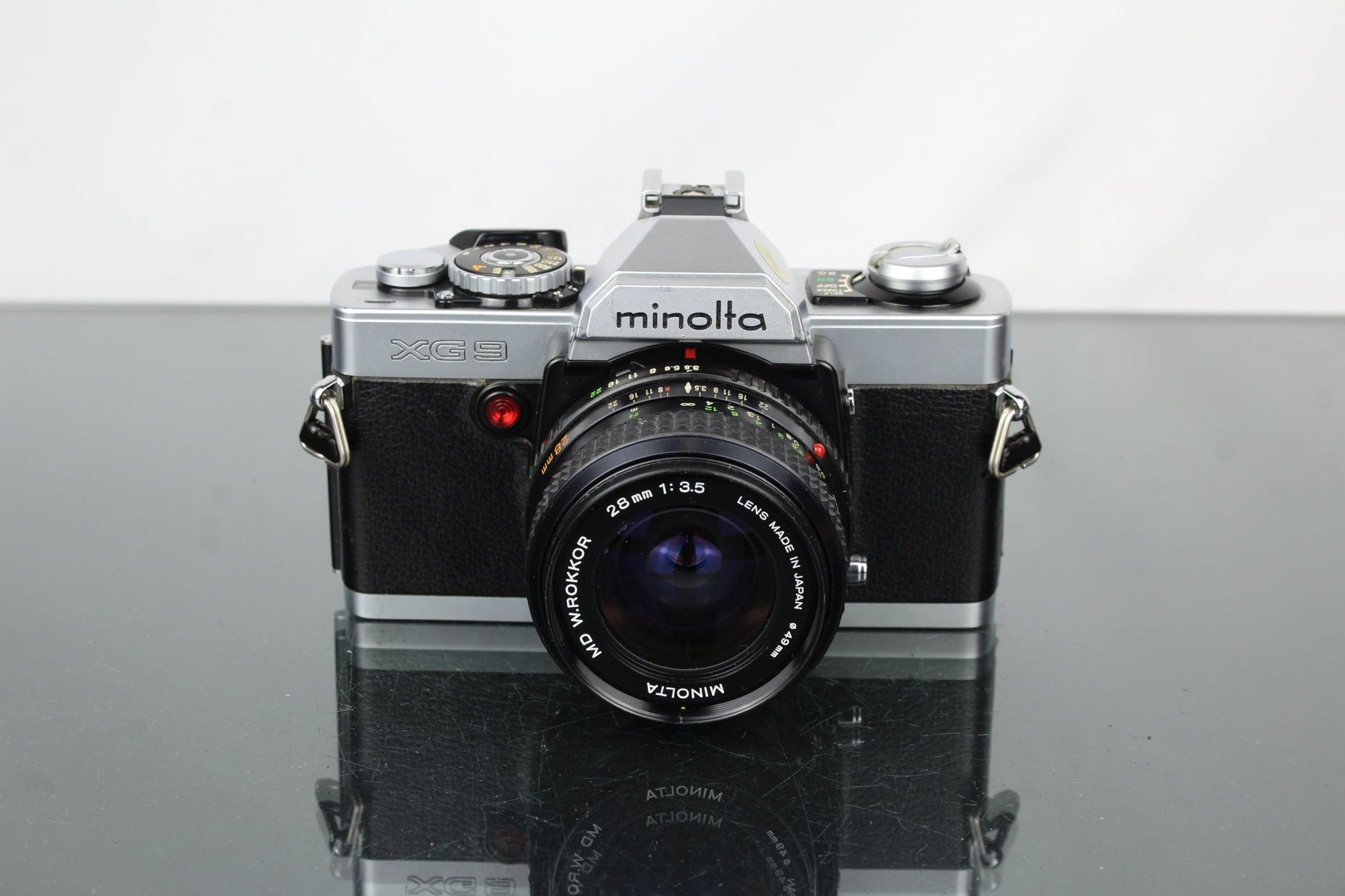 Minolta XG9 + 28mm 1:3.5 Minolta lens - Dutch|Thrift