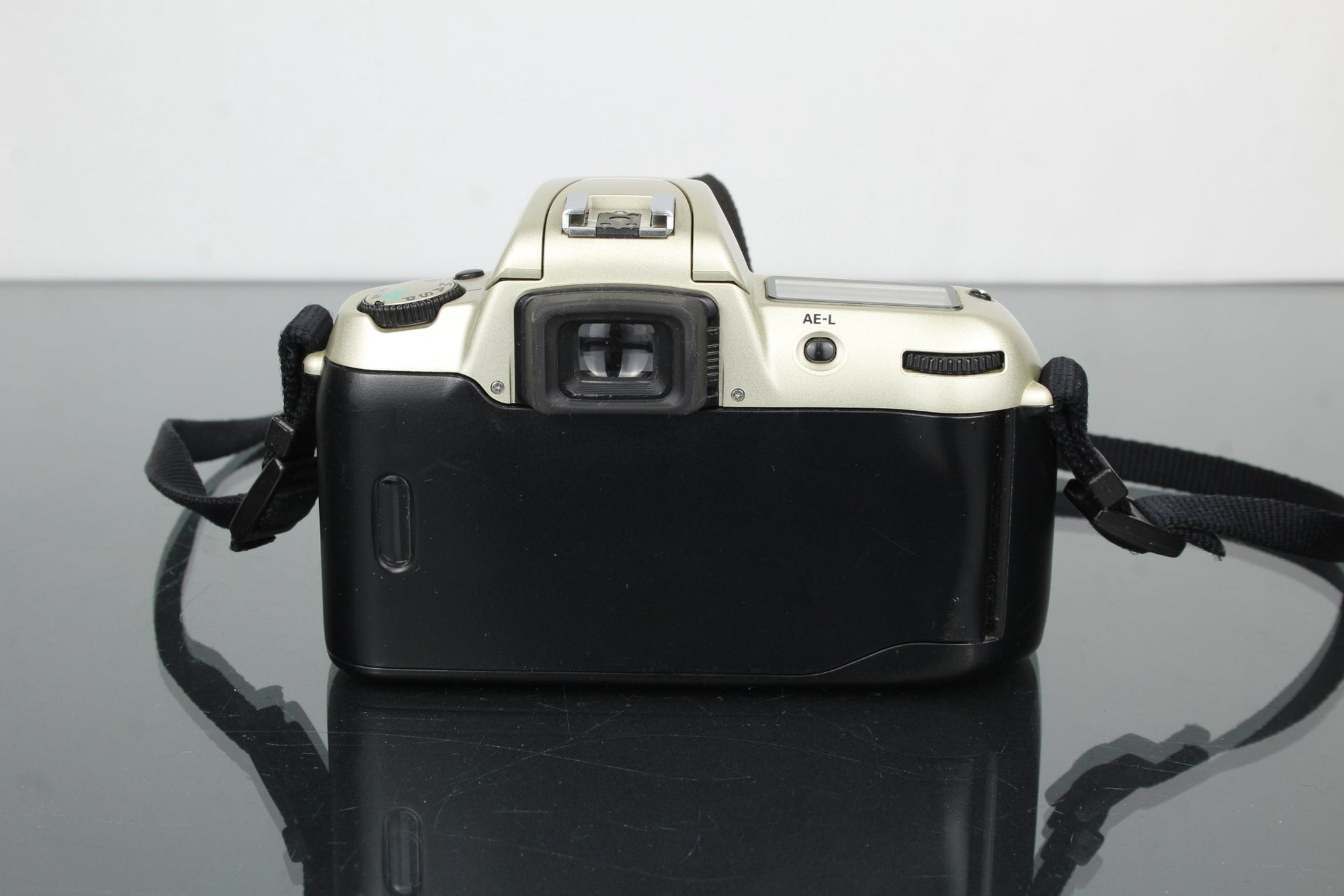 Nikon F60 - Dutch|Thrift