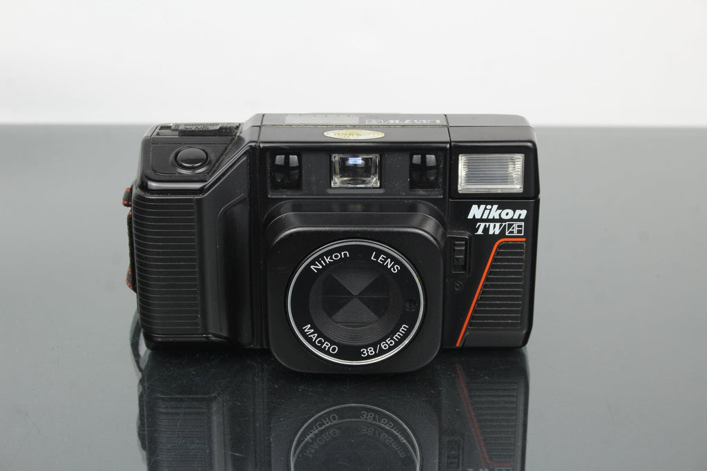 Nikon L35 TW af - Dutch|Thrift