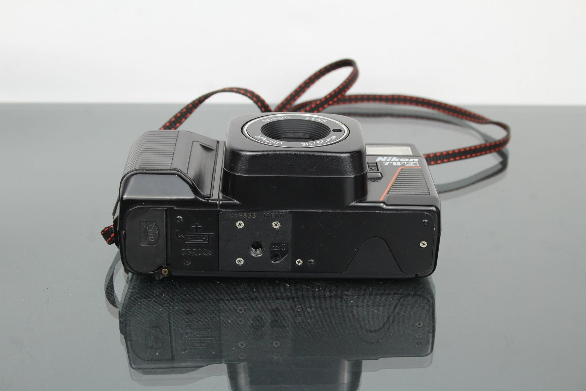 Nikon L35 TW af - Dutch|Thrift