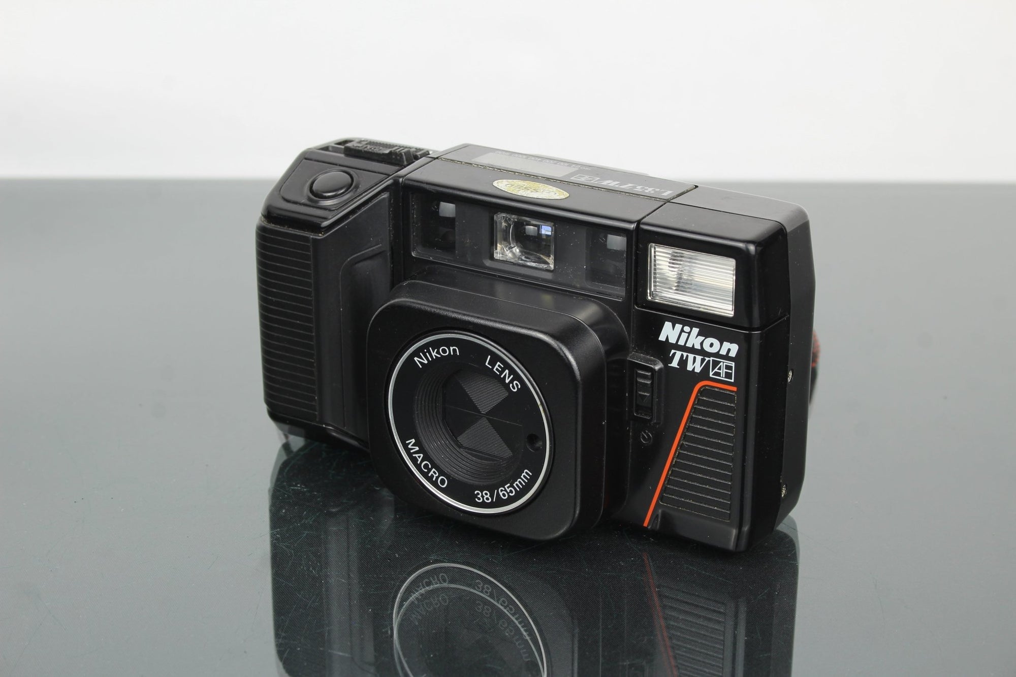 Nikon L35 TW af - Dutch|Thrift
