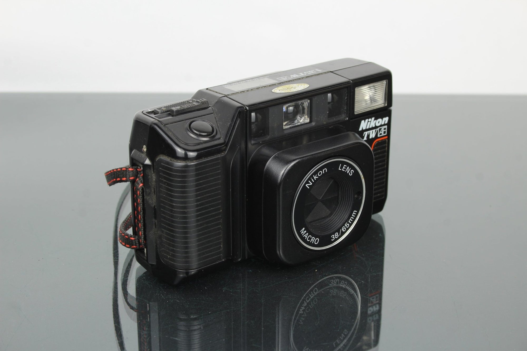 Nikon L35 TW af - Dutch|Thrift