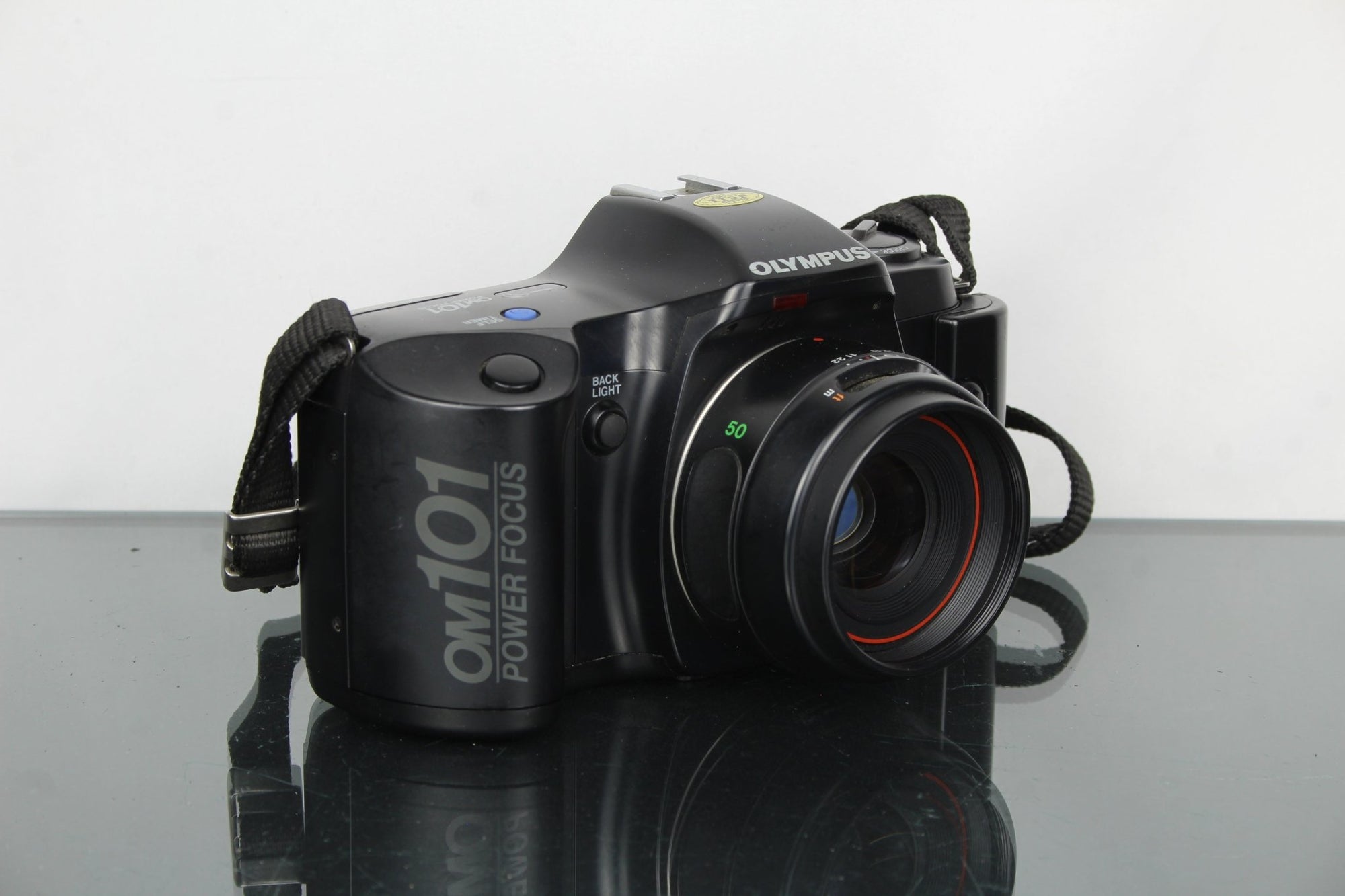 Olympus OM 101 + 50mm 1:2 lens - Dutch|Thrift