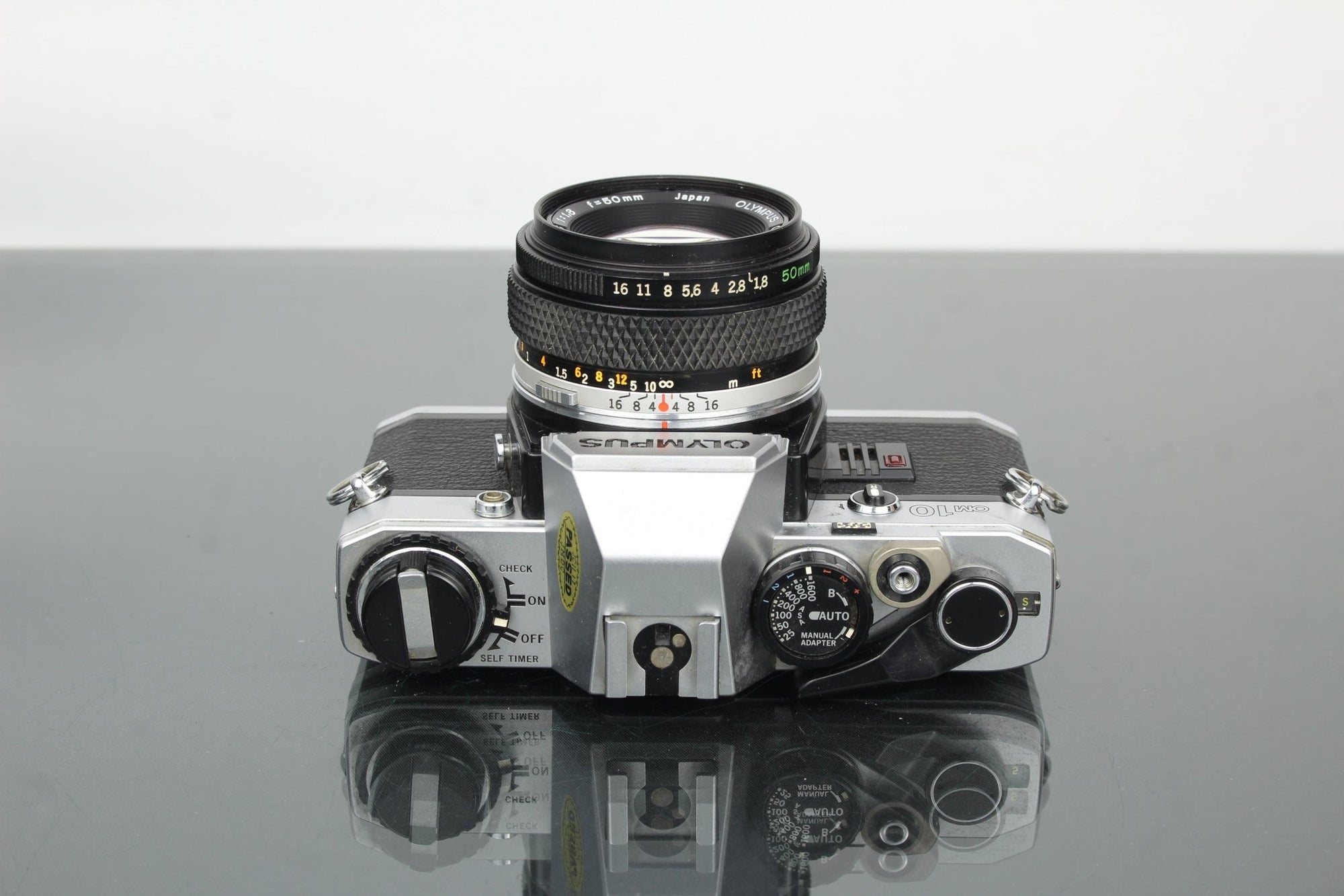 Olympus OM10 + Olympus 1:1.8 50mm lens - Dutch|Thrift