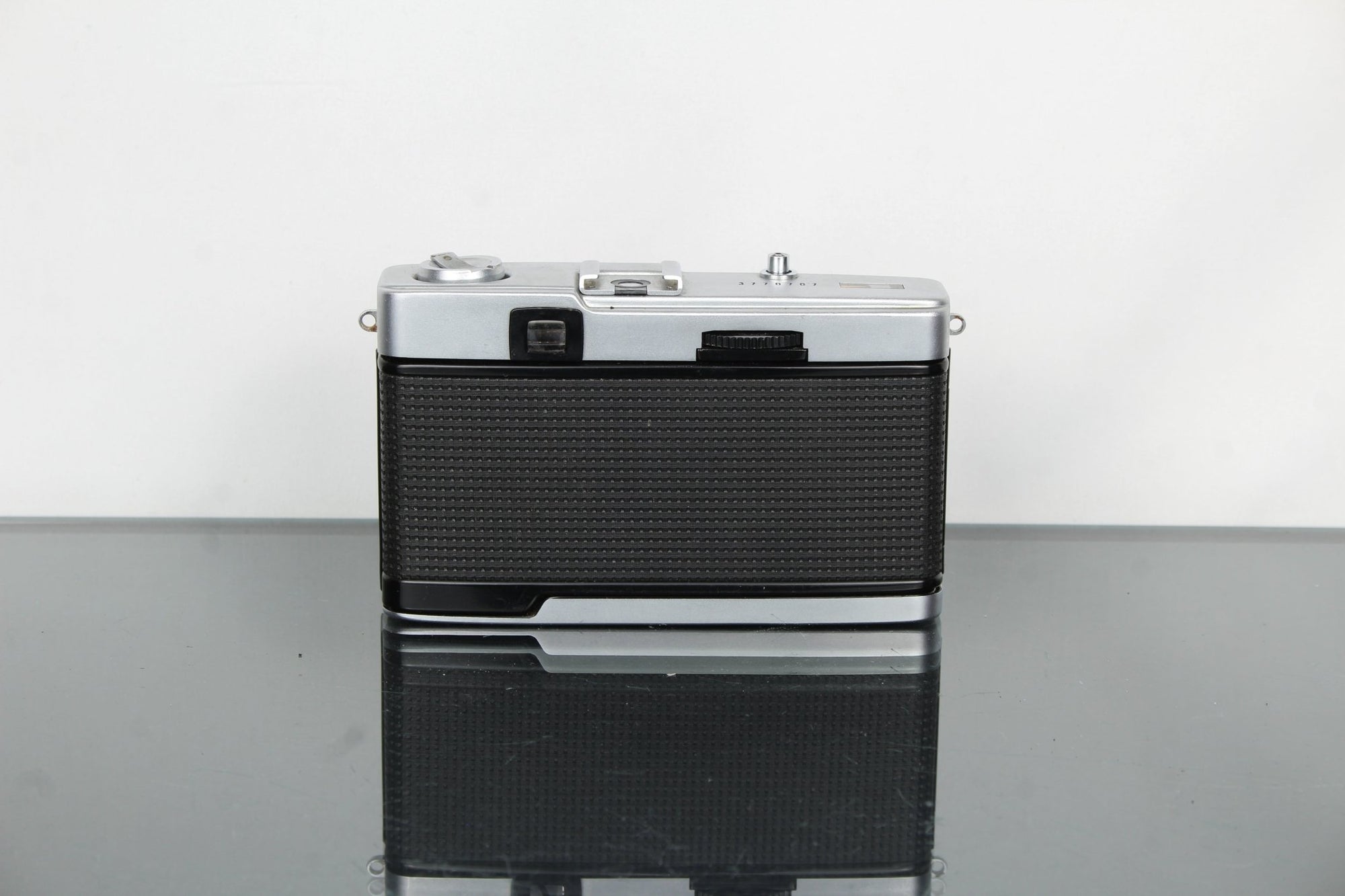 Olympus Trip 35 - Dutch|Thrift