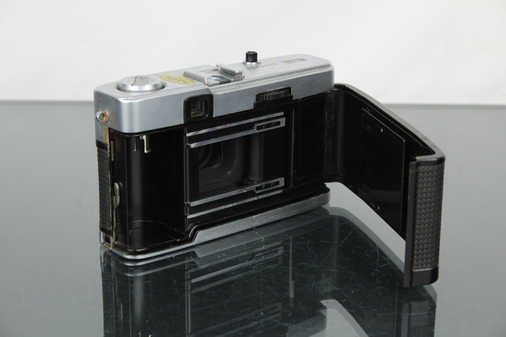 Olympus Trip 35 - Dutch|Thrift