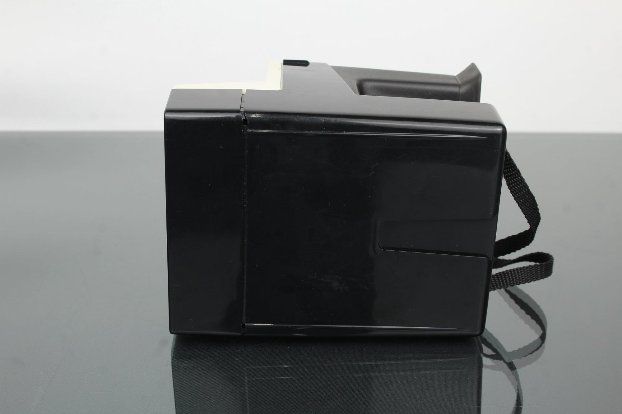 Polaroid 1000 Land Camera - Dutch|Thrift