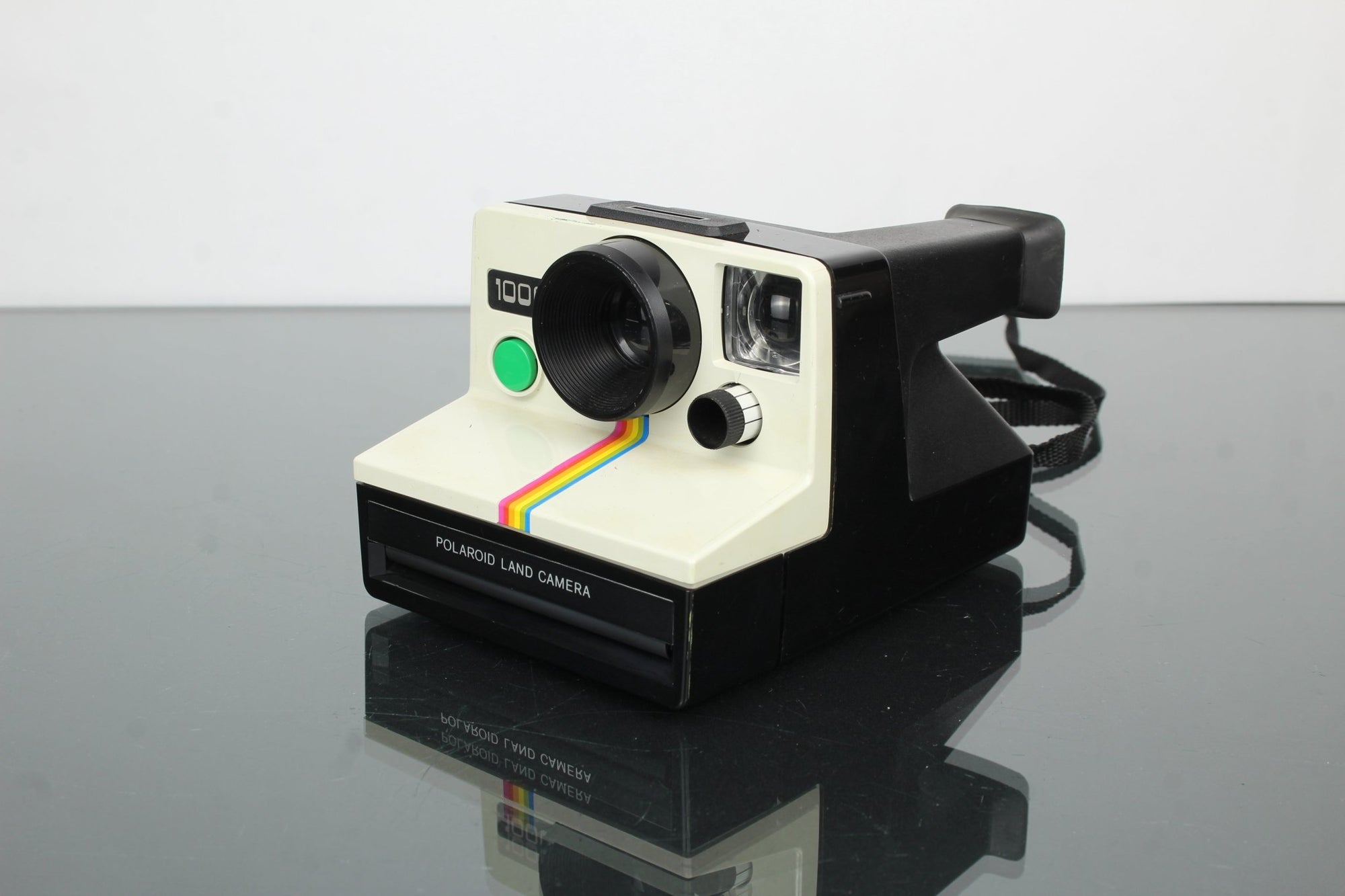 Polaroid Land Camera 1000 - Dutch|Thrift