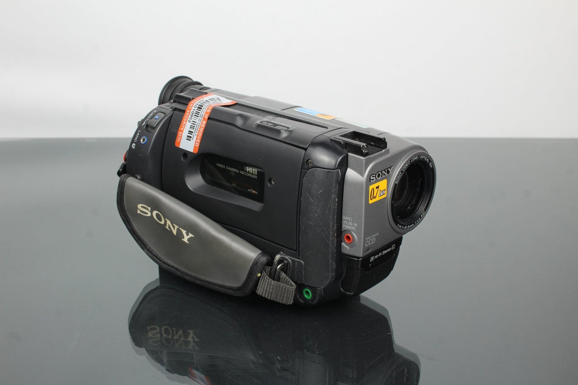 Sony Handycam CCD - TR820E Hi8 - Dutch|Thrift