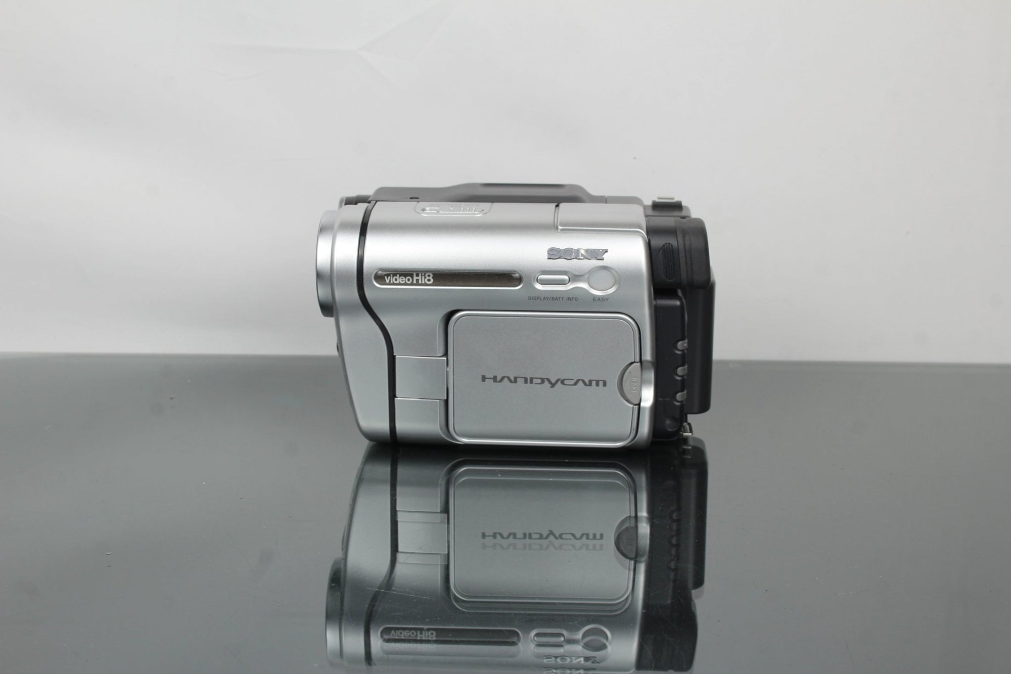 Sony Video Camera Recorder CCD - TRV238E Hi8 - Dutch|Thrift