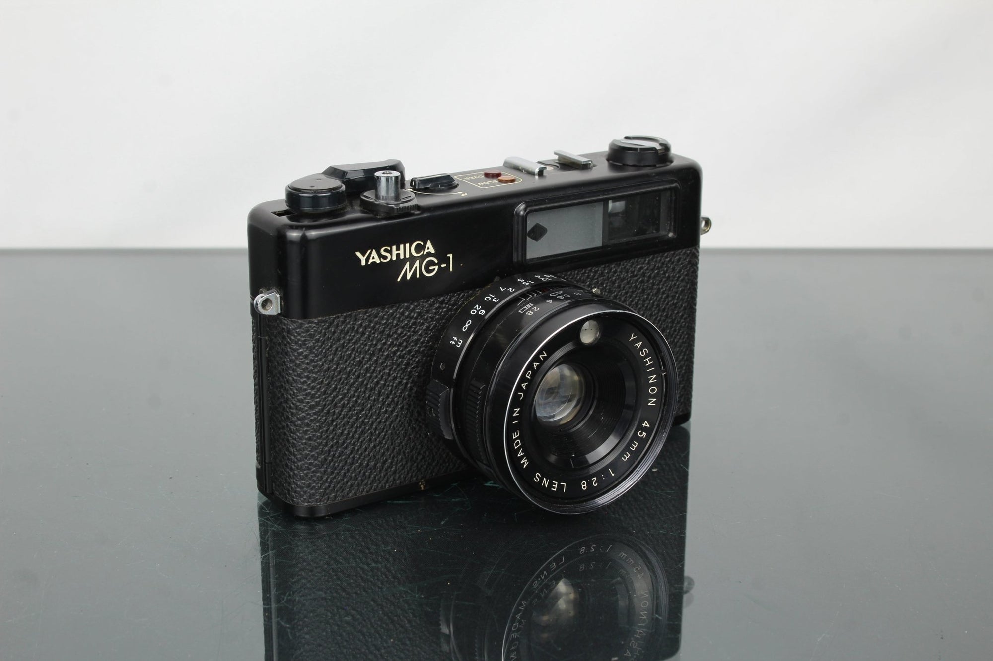 Yashica MG - 1 - Dutch|Thrift